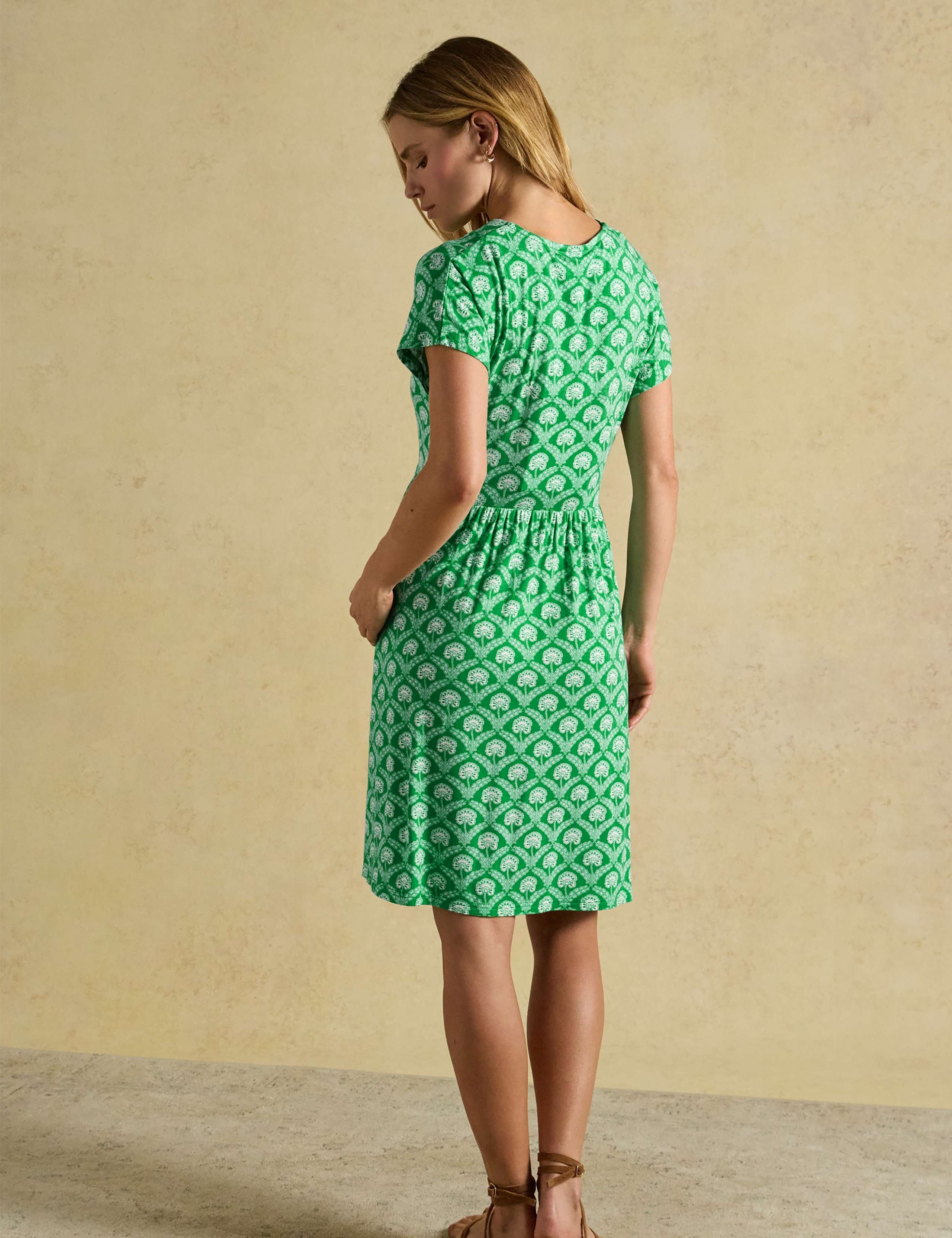 Printed V-Neck Knee Length Tea Dress 5 of 8