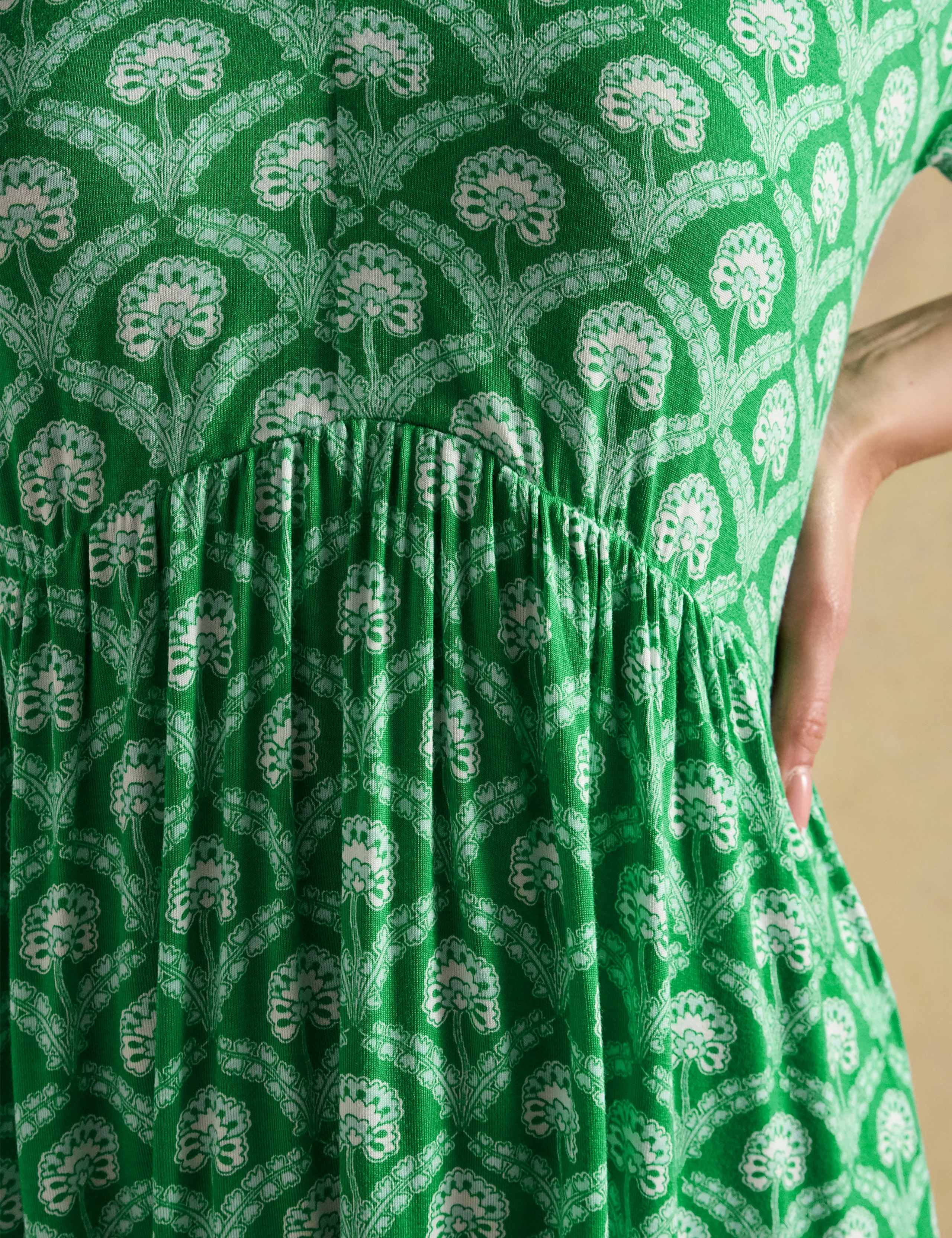Printed V-Neck Knee Length Tea Dress 7 of 8
