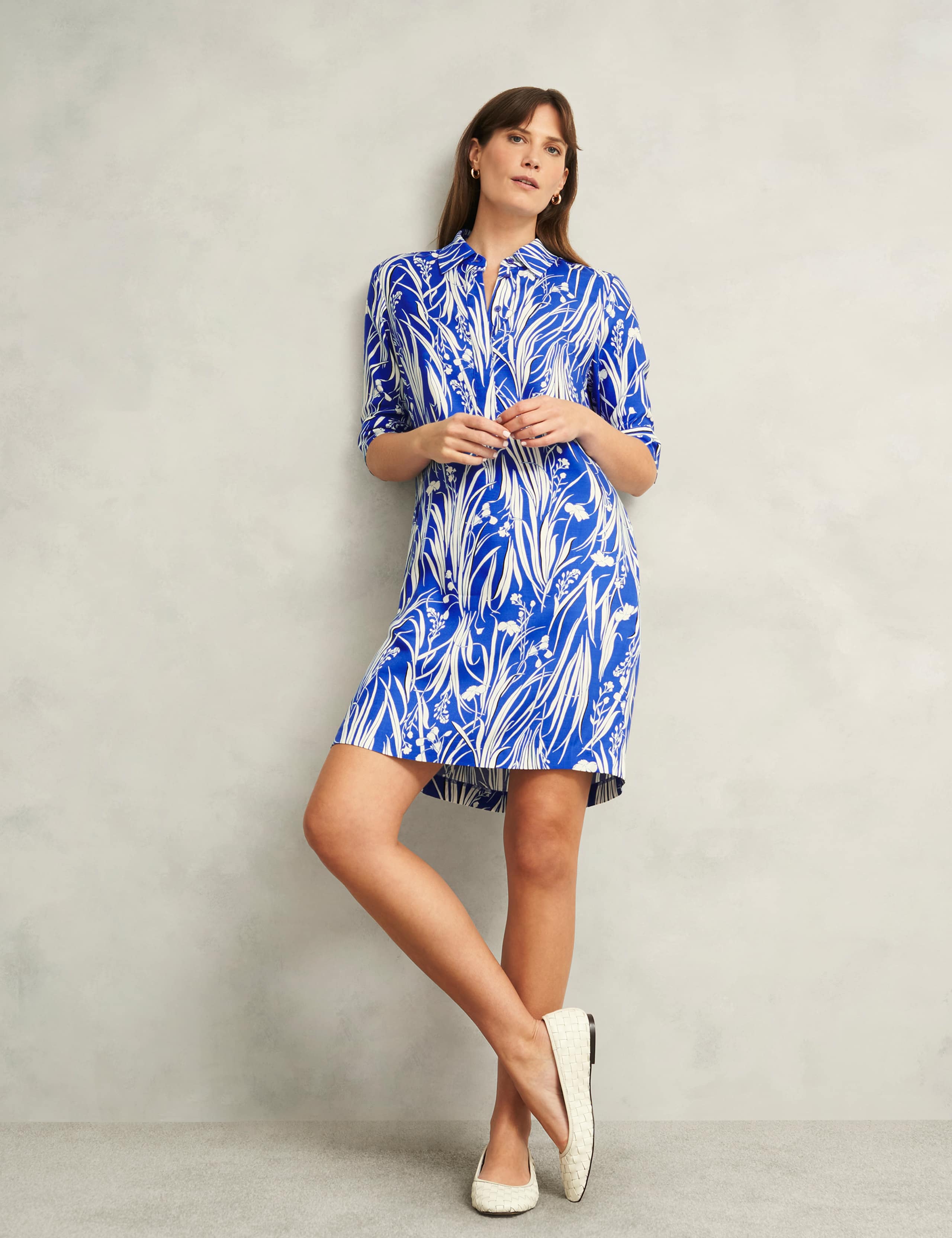 Floral Collared Knee Length Shift Dress 5 of 9