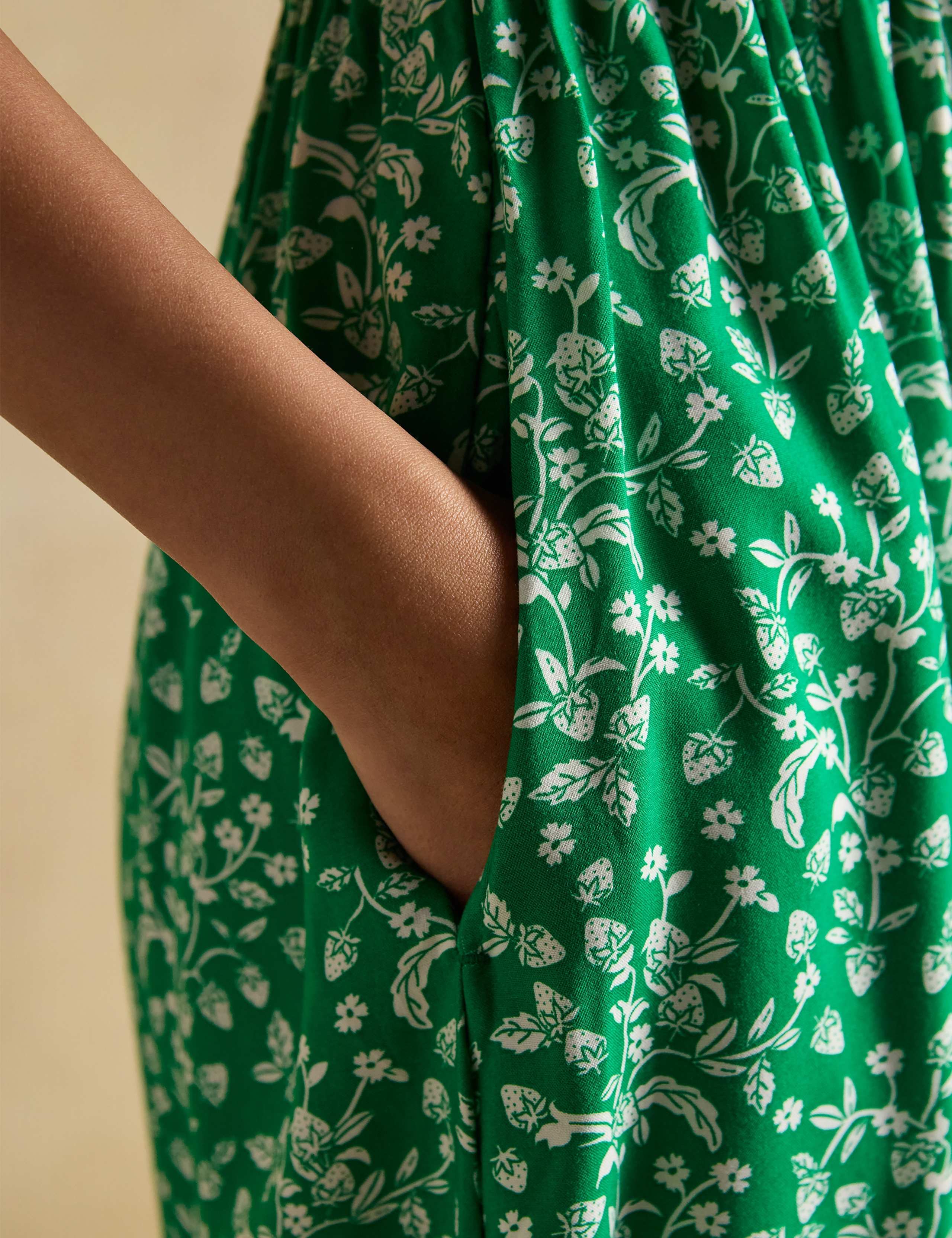 Printed Crew Neck Midi Shirred Dress 5 of 9