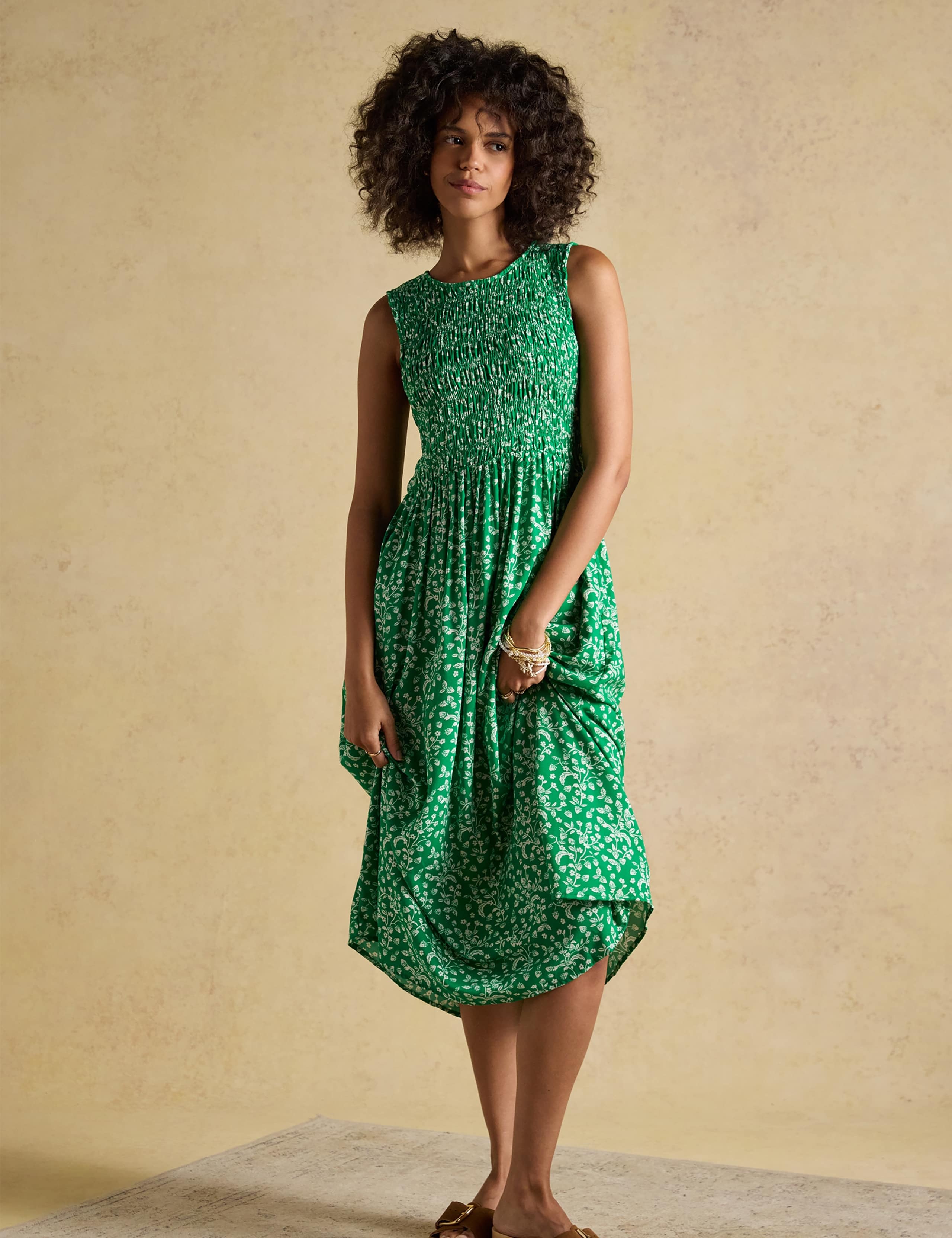 Printed Crew Neck Midi Shirred Dress 8 of 9