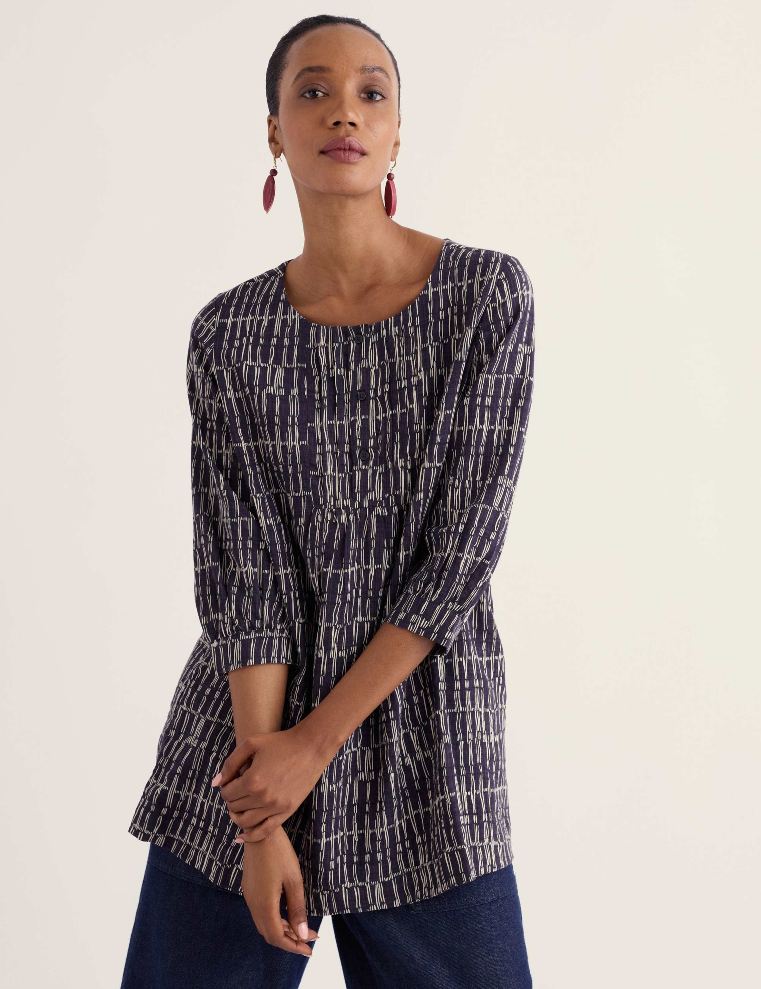 Printed Round Neck 3 Quarter Sleeve Relaxed Fit Tunic 3 of 5