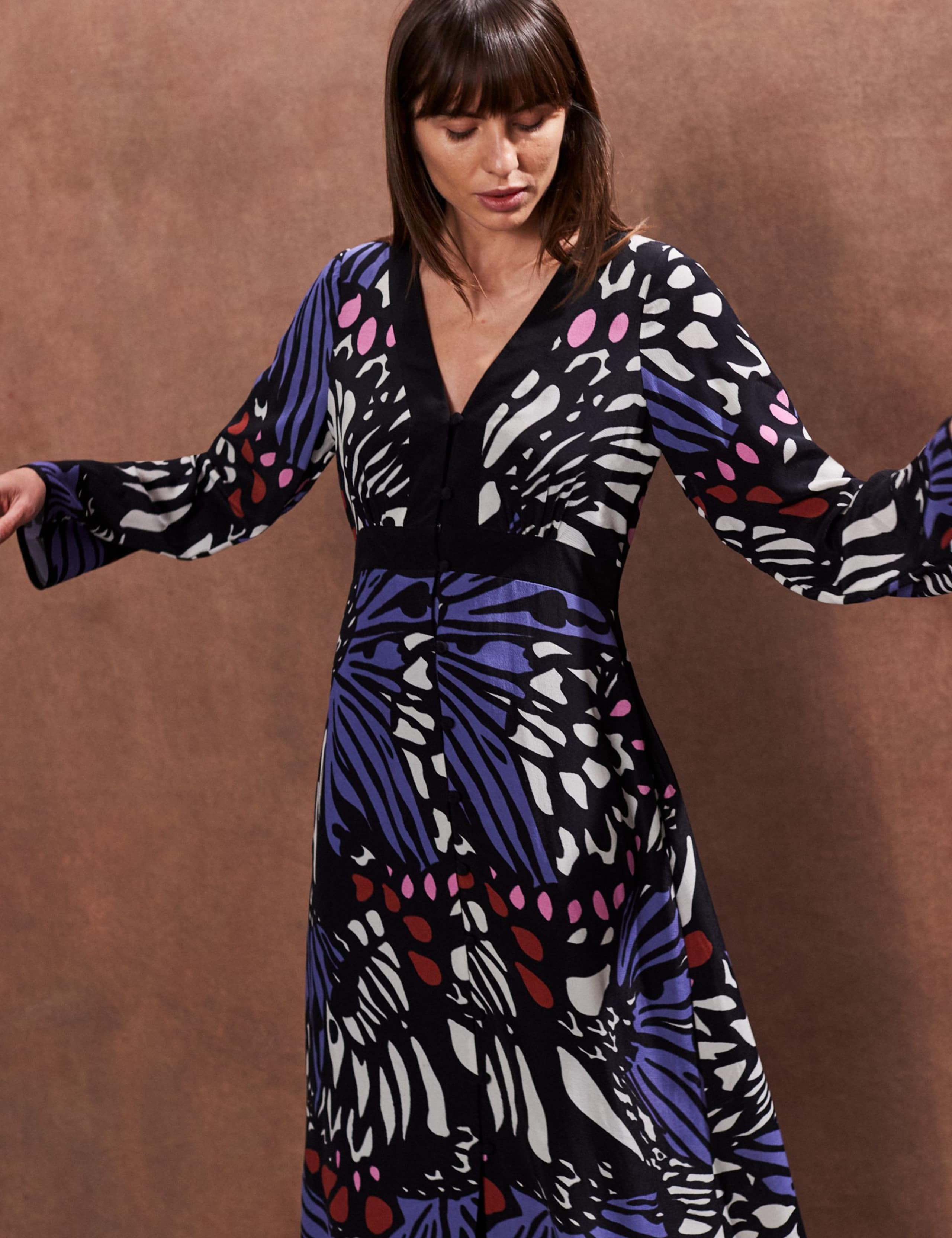 Printed V-Neck Midi Waisted Dress 2 of 4