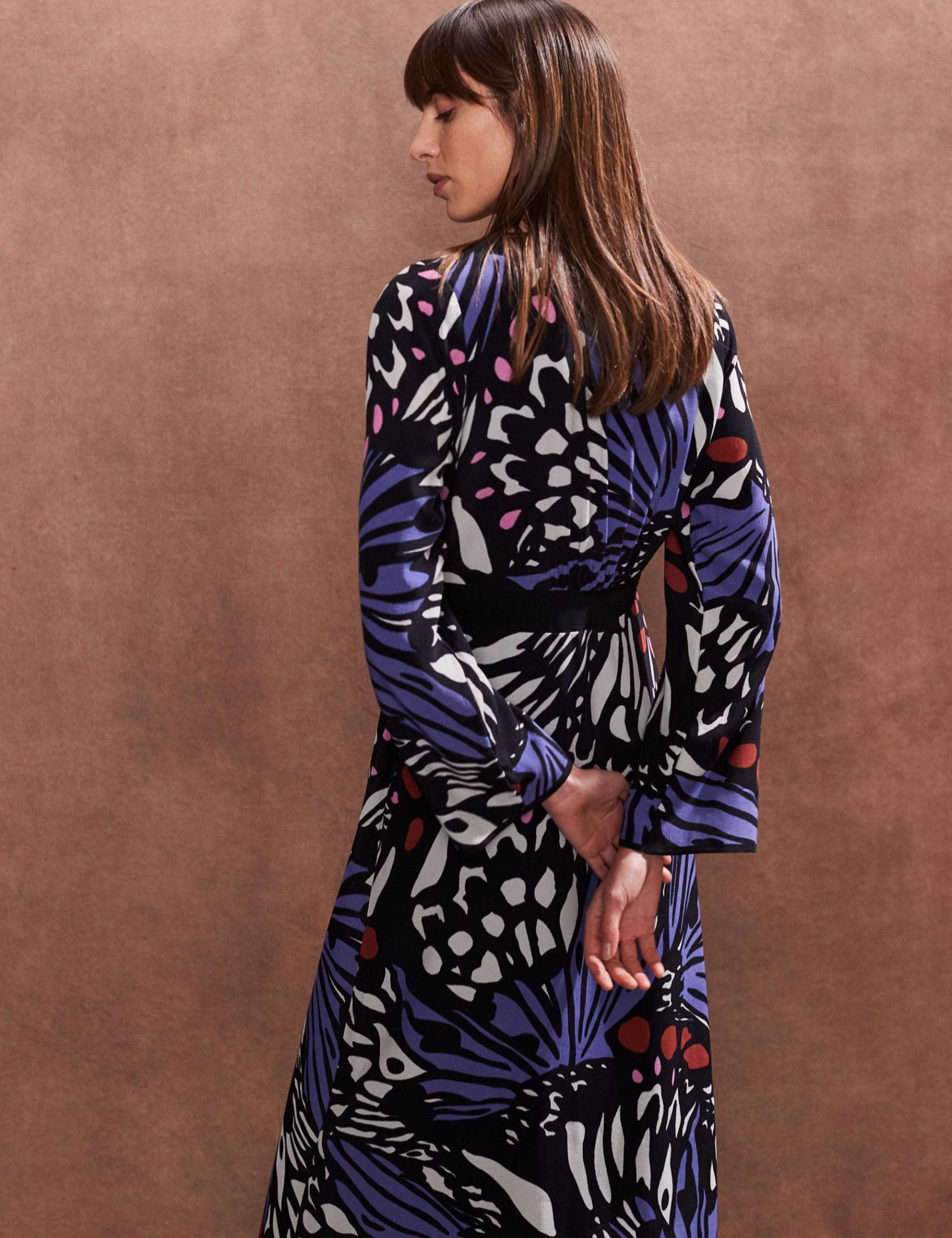 Printed V-Neck Midi Waisted Dress 4 of 4