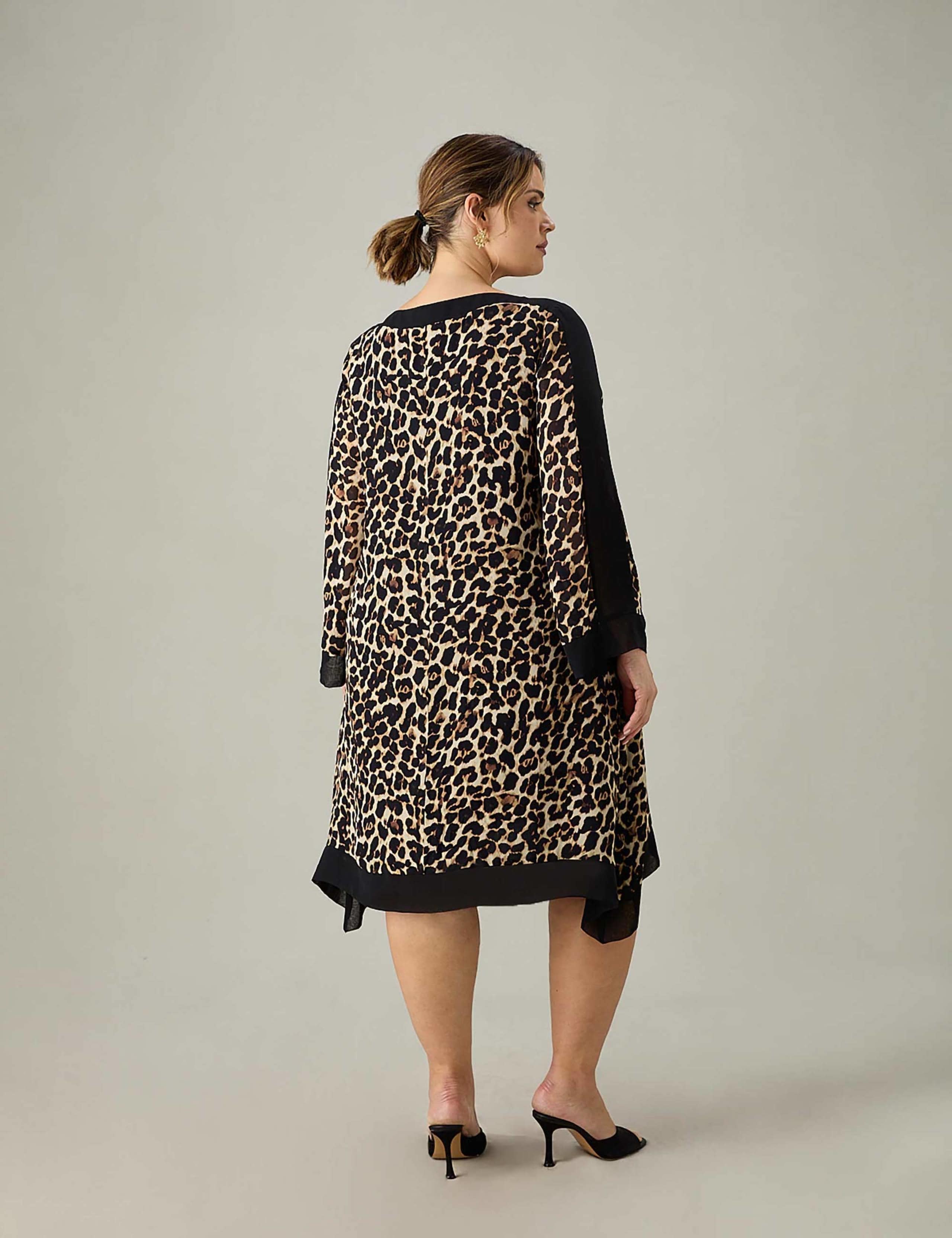Leopard Print Knee Length Kaftan Dress 5 of 7