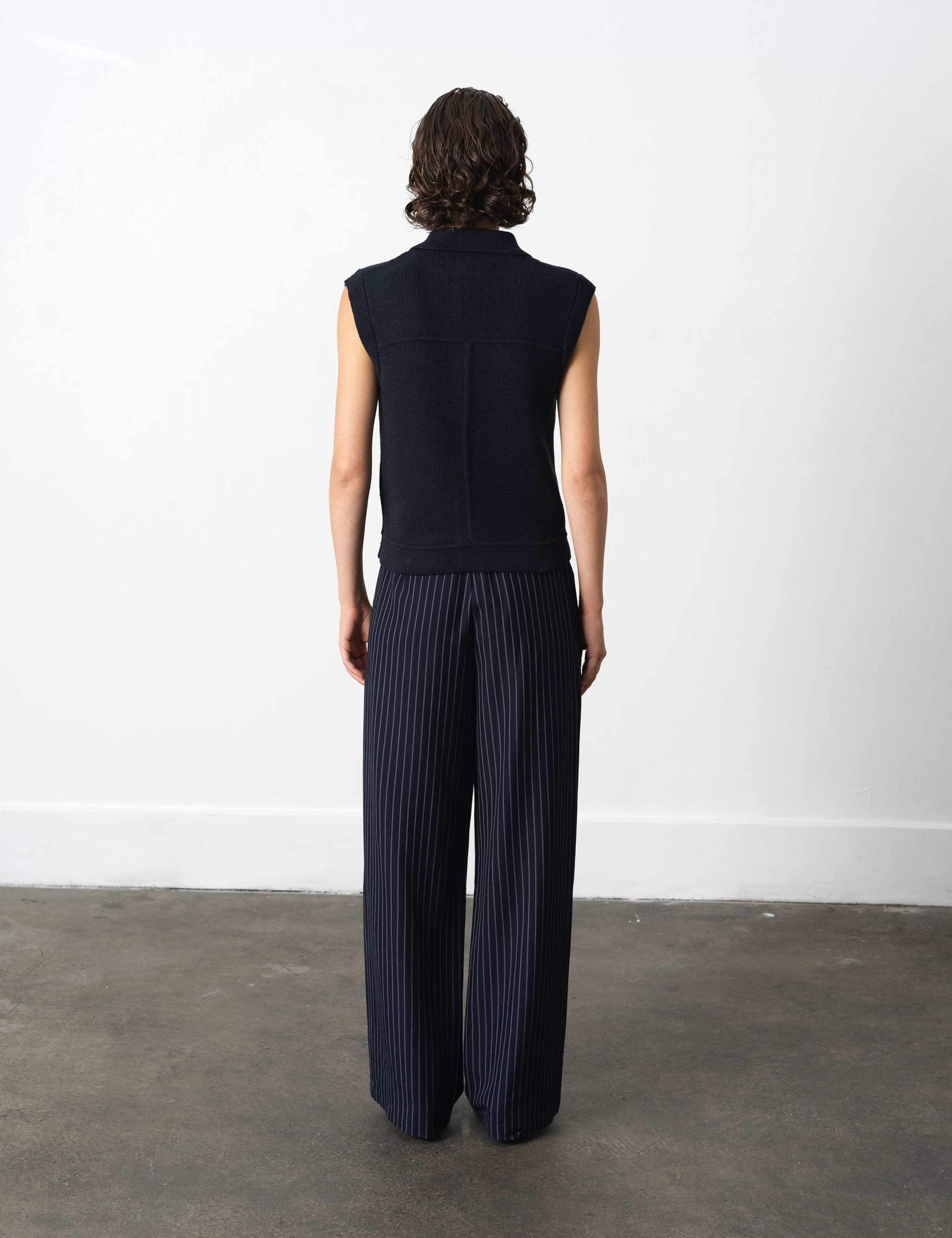 Textured Collared Knitted Gilet 3 of 3