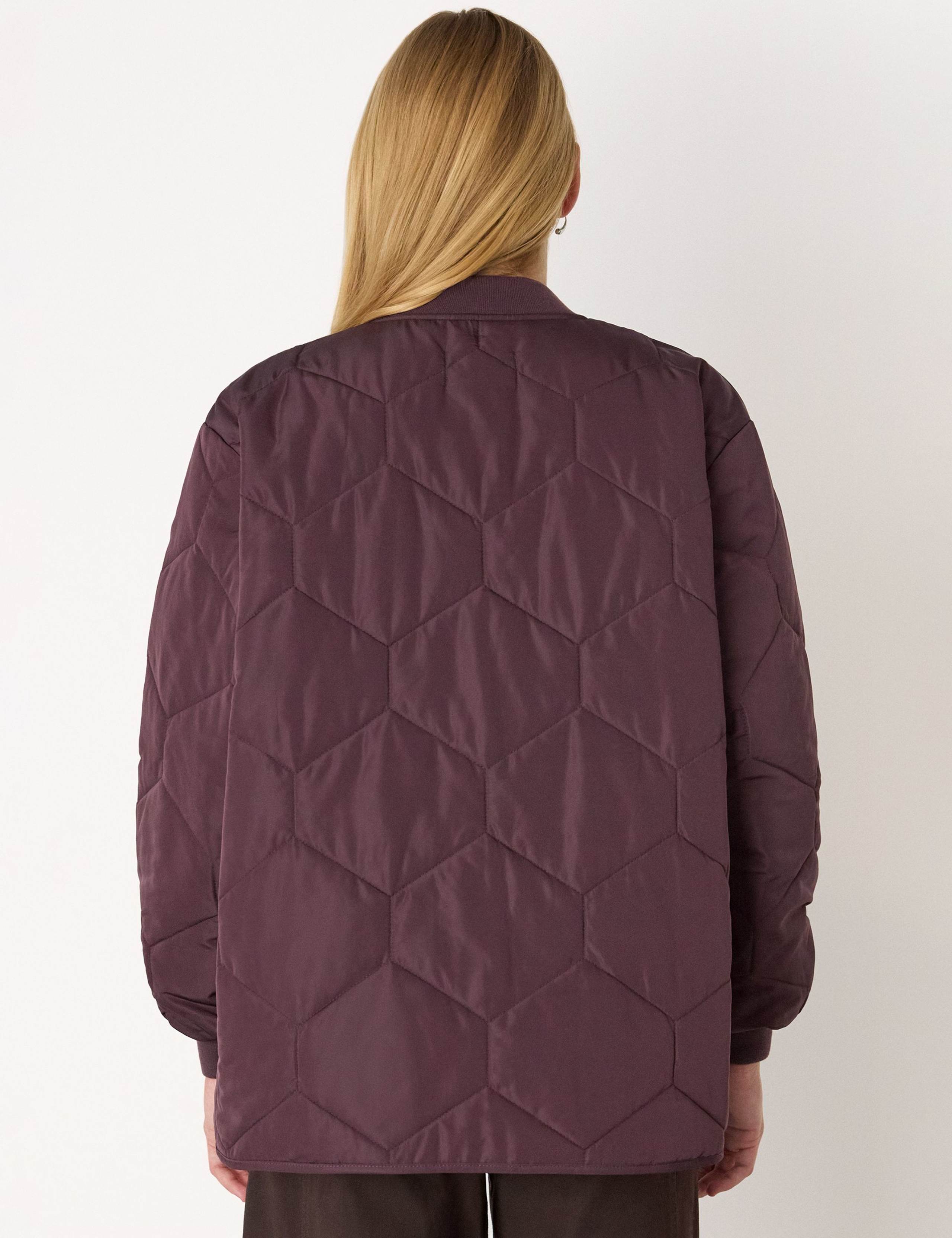 Quilted Relaxed Jacket 4 of 5