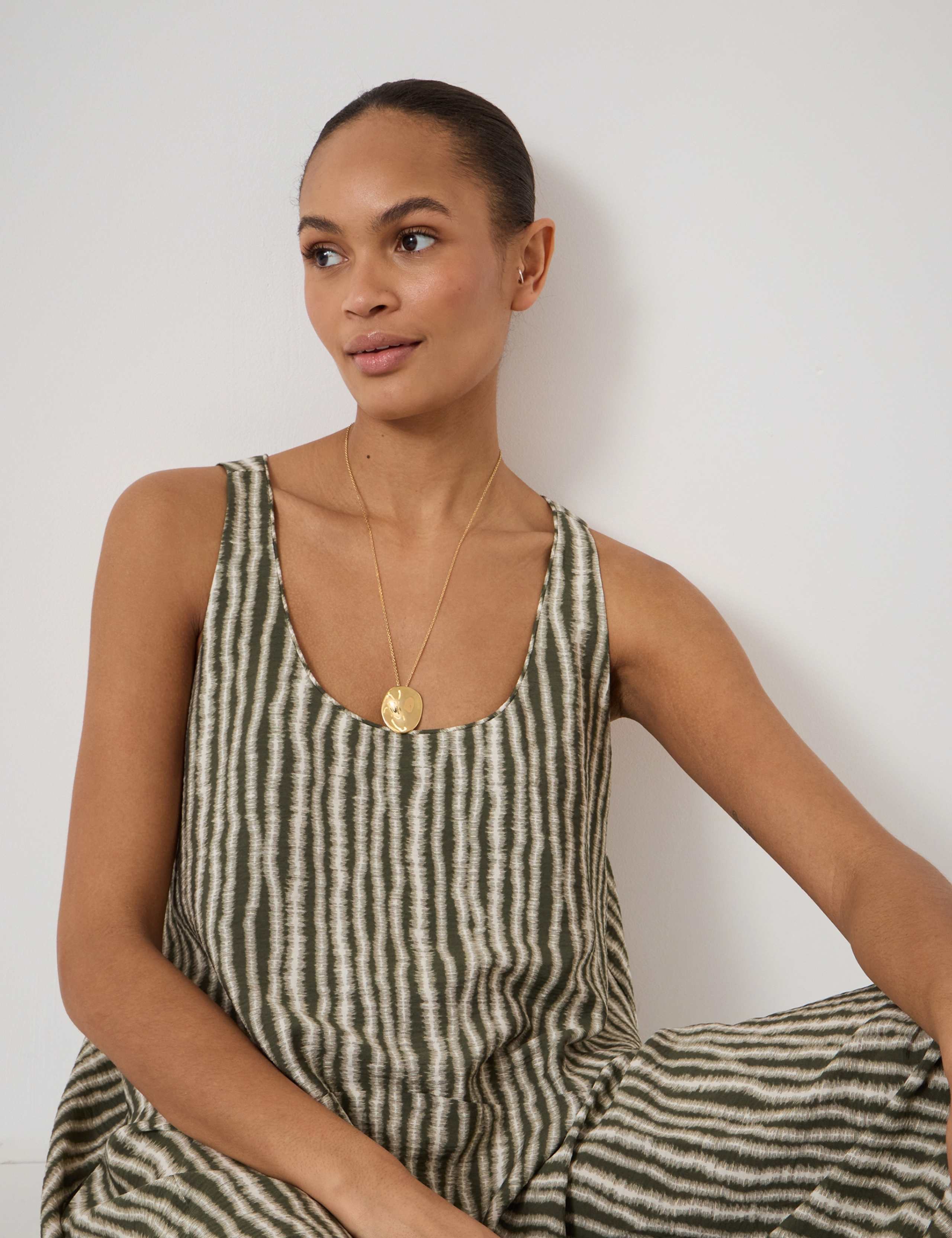 Printed Scoop Neck Midi Shift Dress 5 of 5