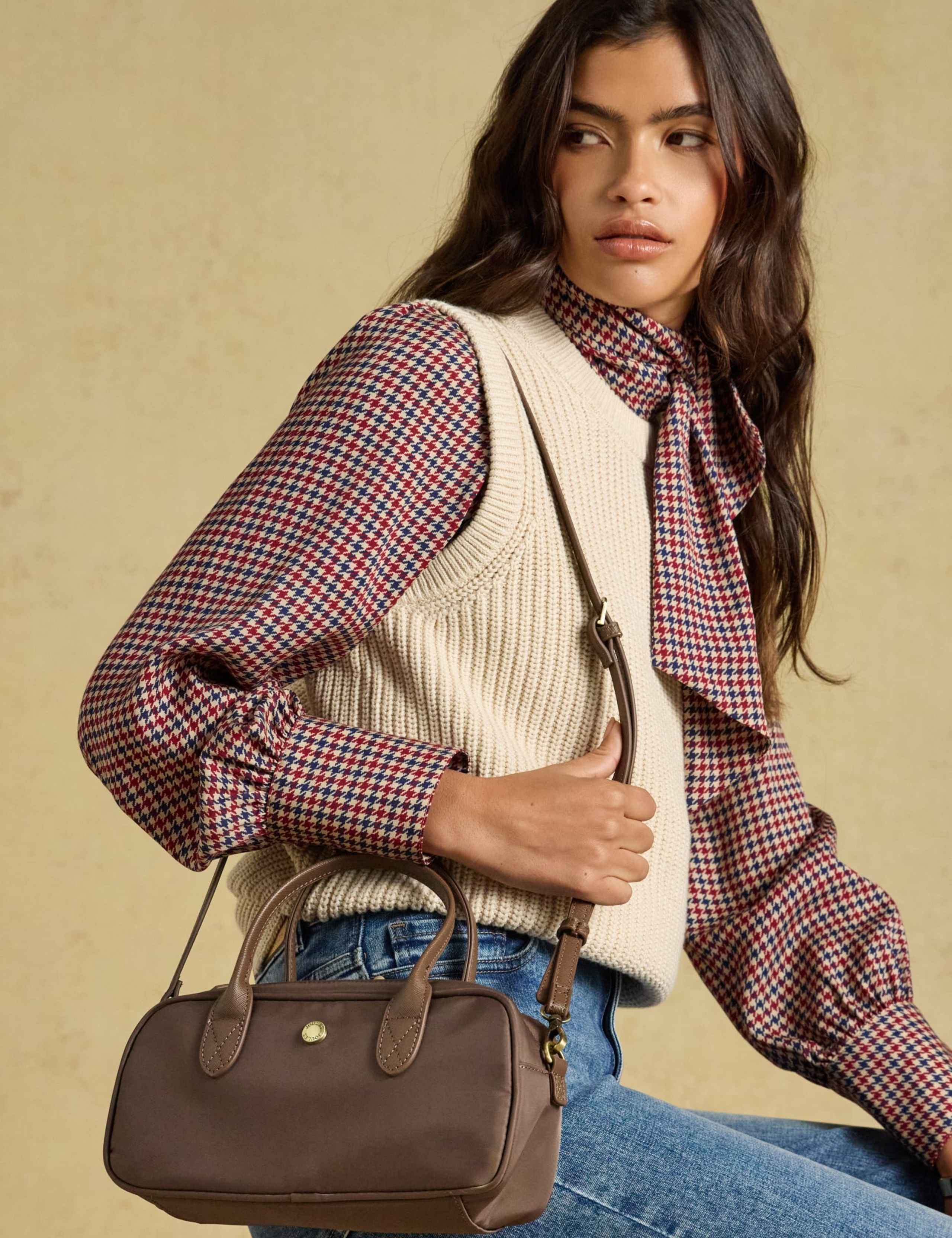Zip Detail Cross Body Bag 8 of 8