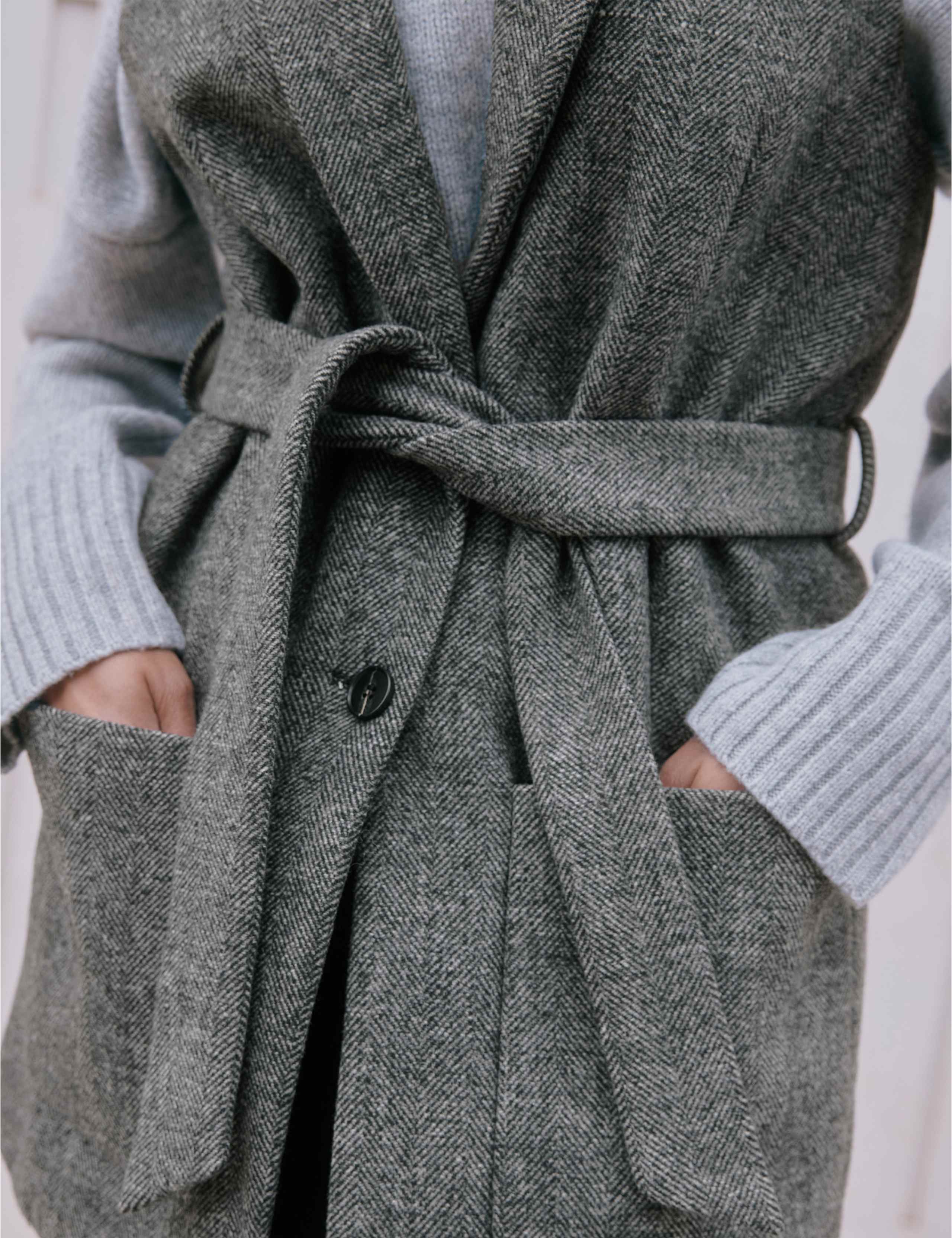 Wool Blend Sleeveless Short Jacket 4 of 4