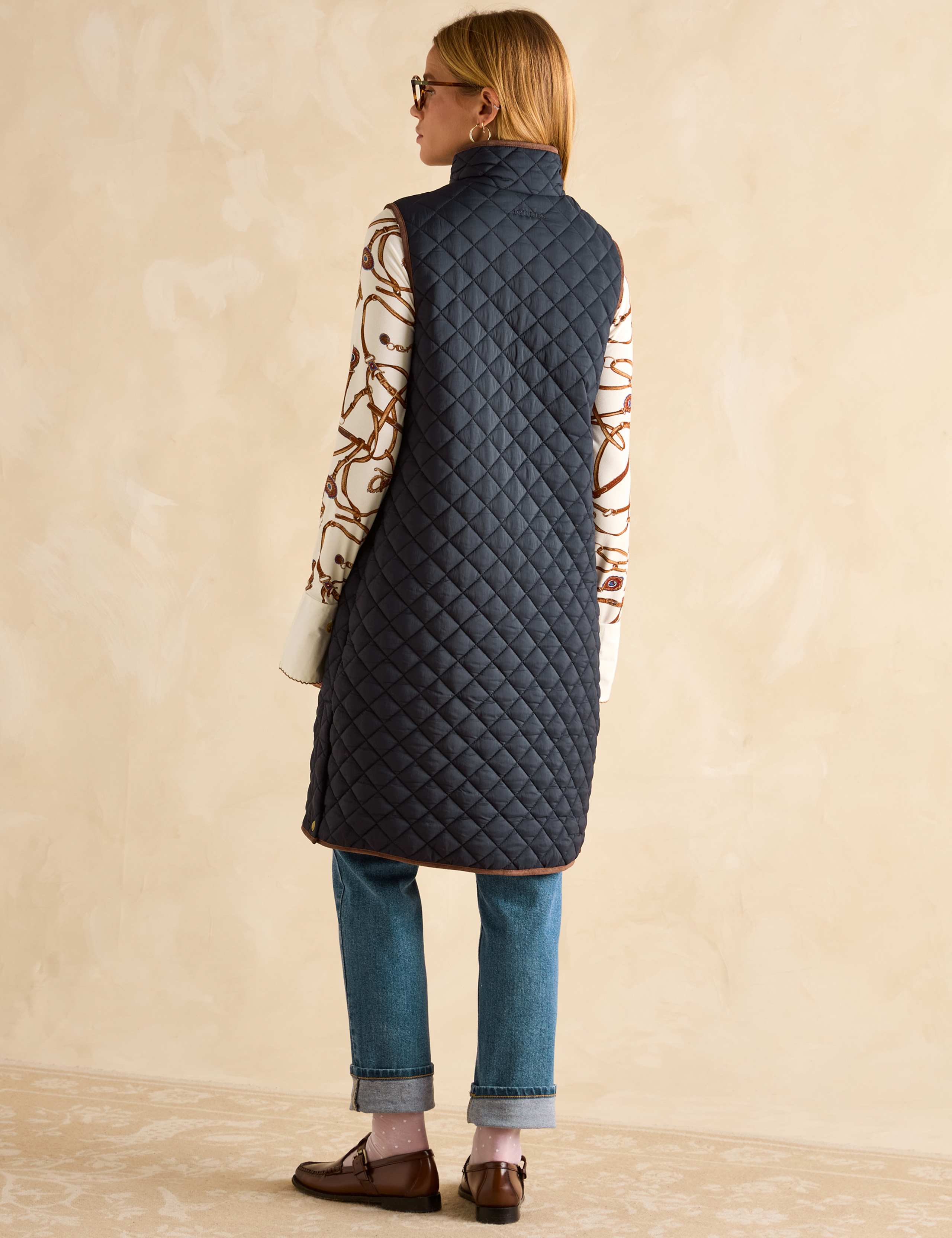 Quilted Funnel Neck Longline Gilet 4 of 9