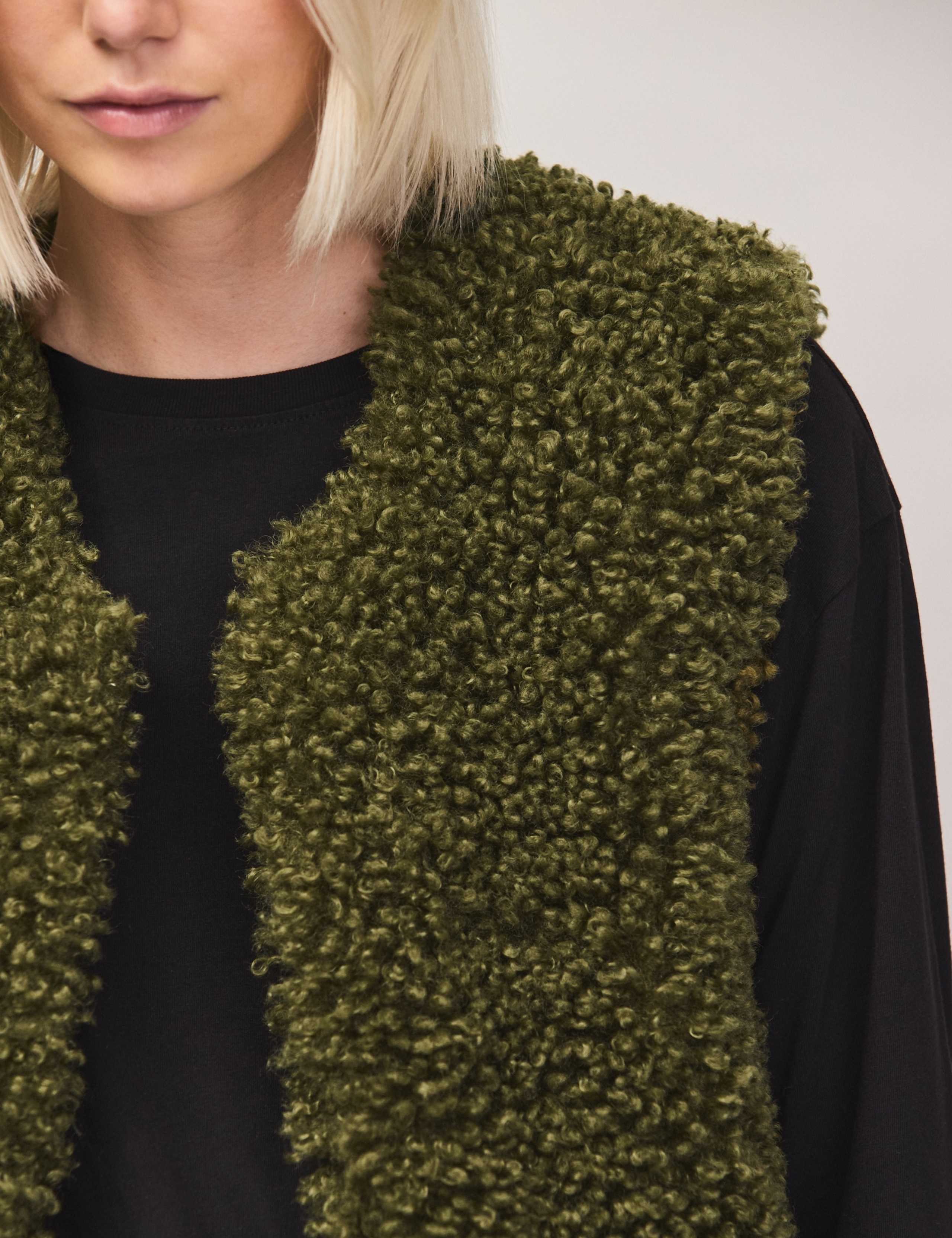 Faux Shearling Open Front Gilet 3 of 6