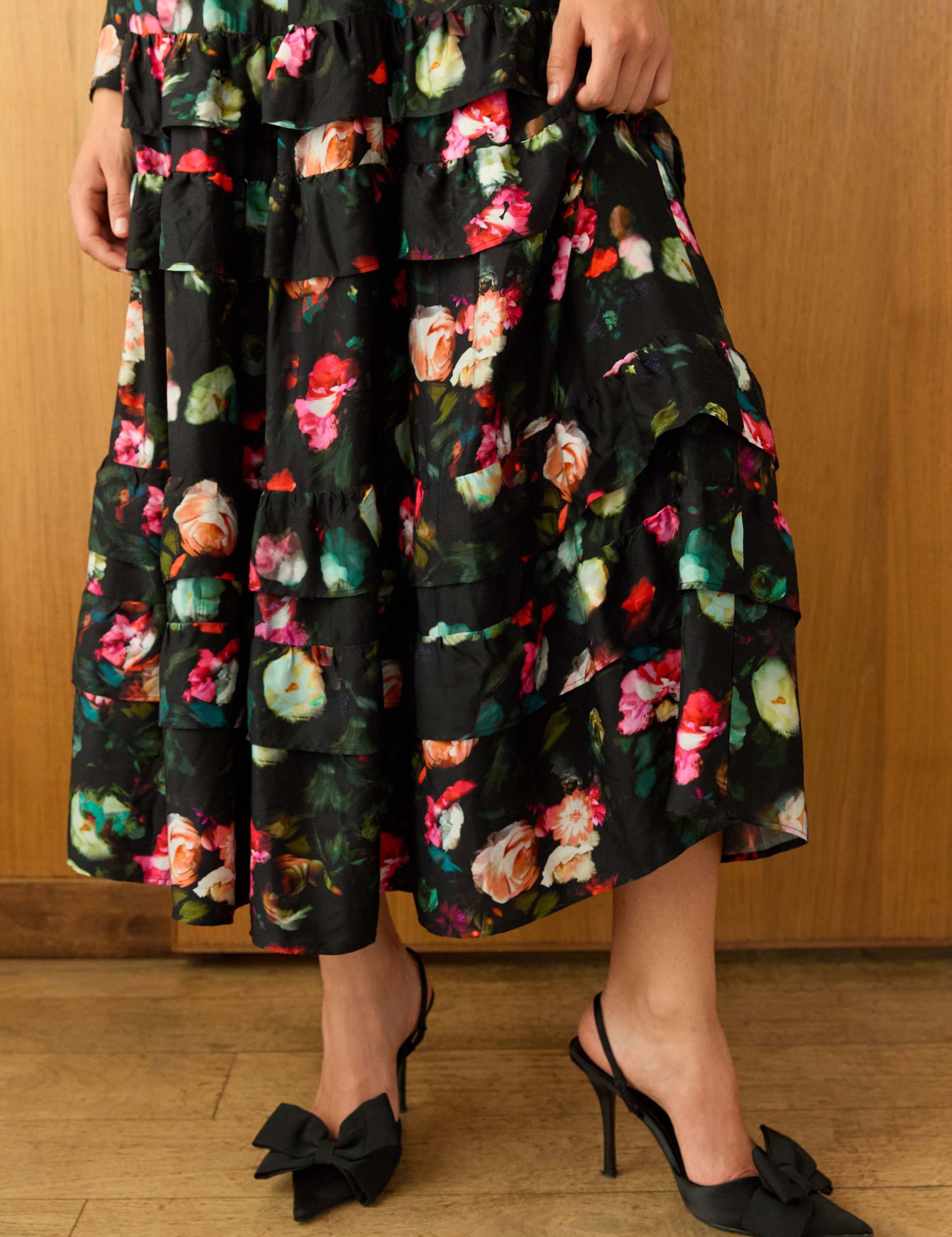 Floral Round Neck Pleated Maxi Tiered Dress 5 of 6