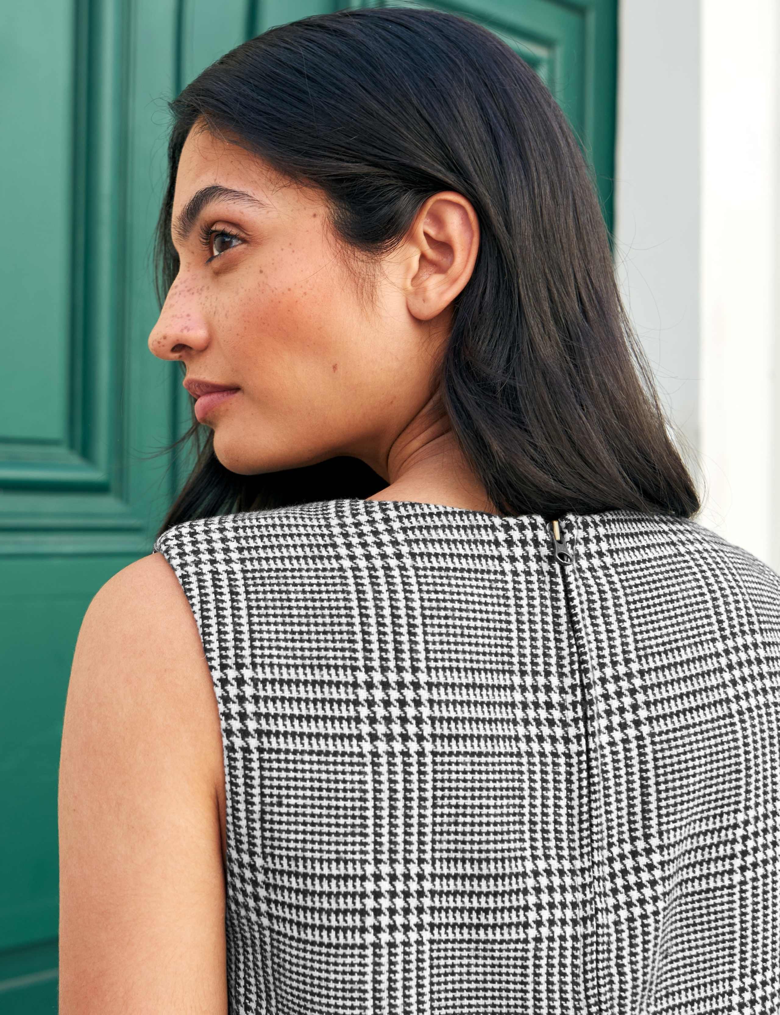 Checked Regular Fit Zip Up Shell Top 2 of 5