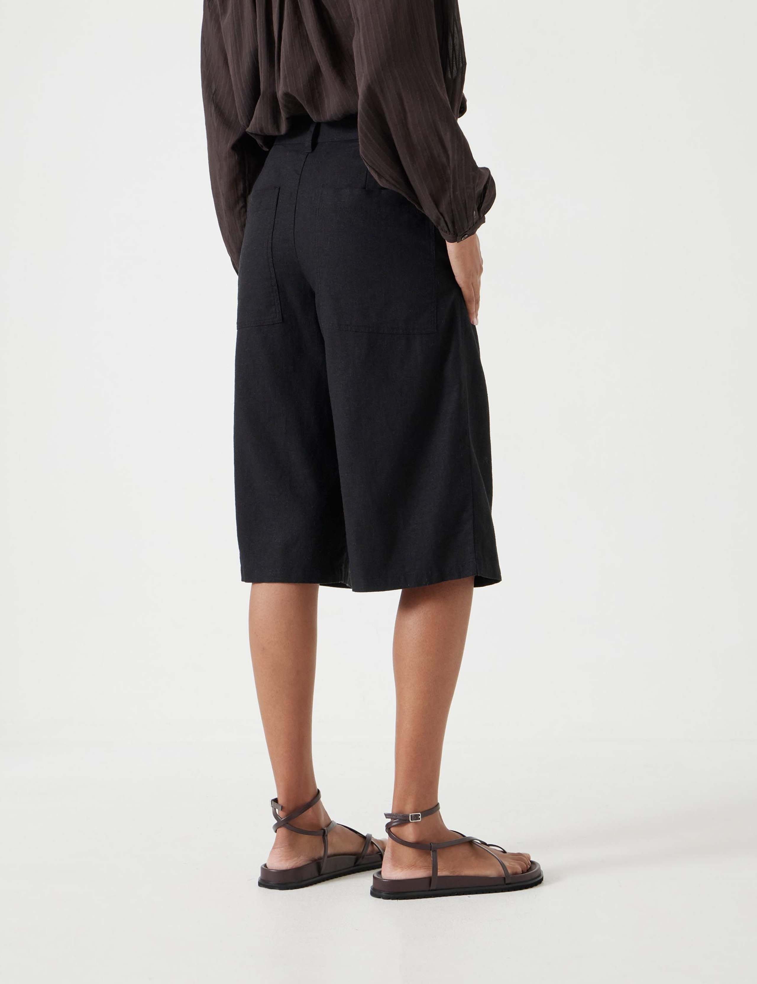 Linen Blend High Waisted Bermuda Shorts 5 of 5