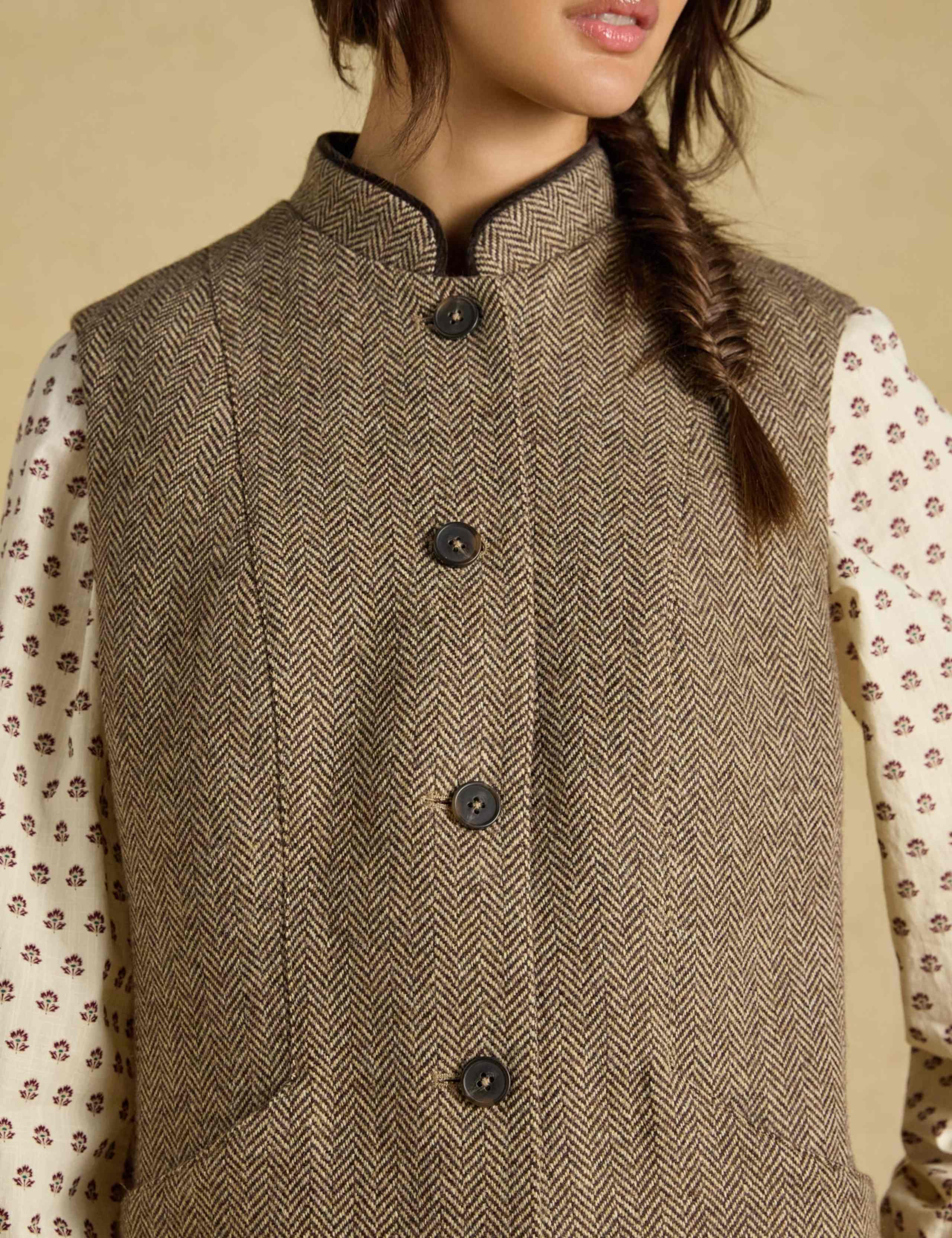 Tweed Sleeveless Waistcoat 3 of 10