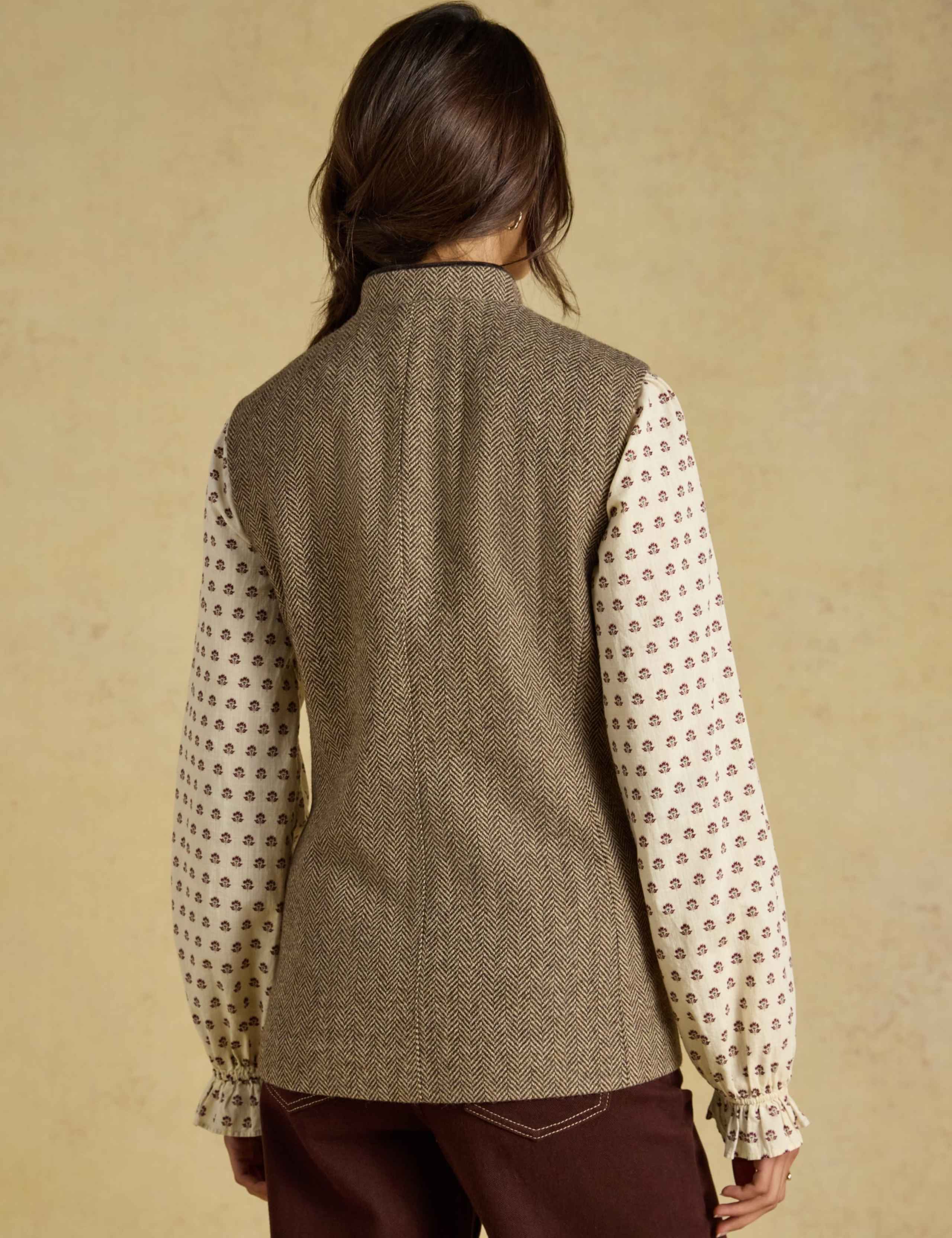 Tweed Sleeveless Waistcoat 4 of 10