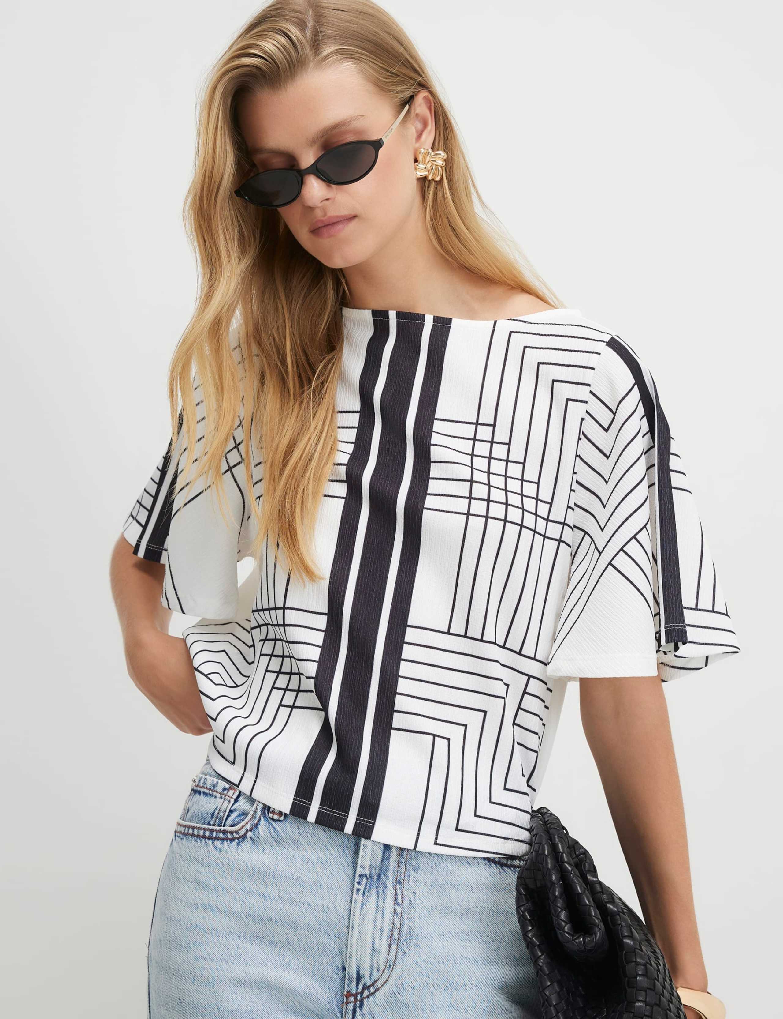 Geometric T-Shirt 3 of 4