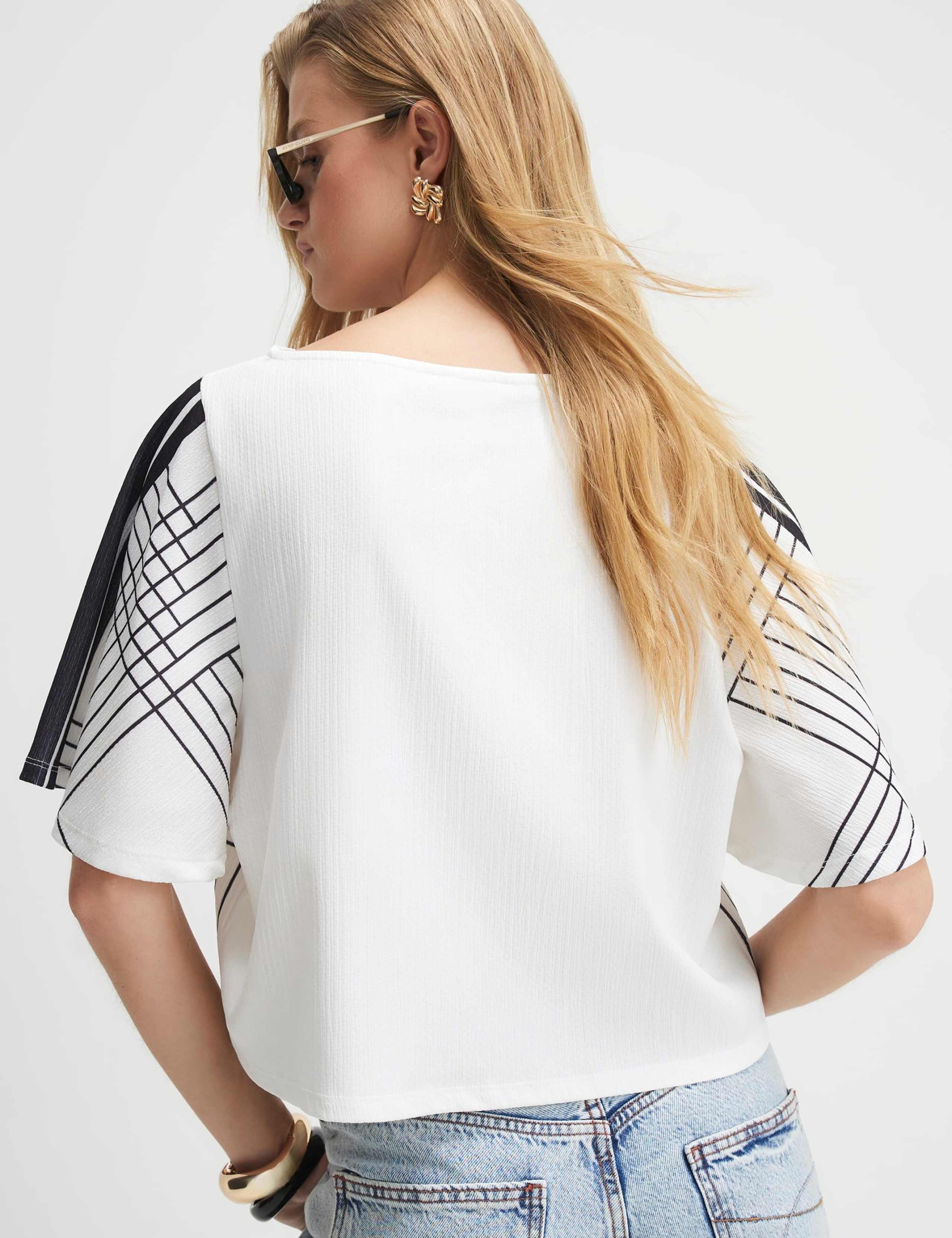 Geometric T-Shirt 4 of 4