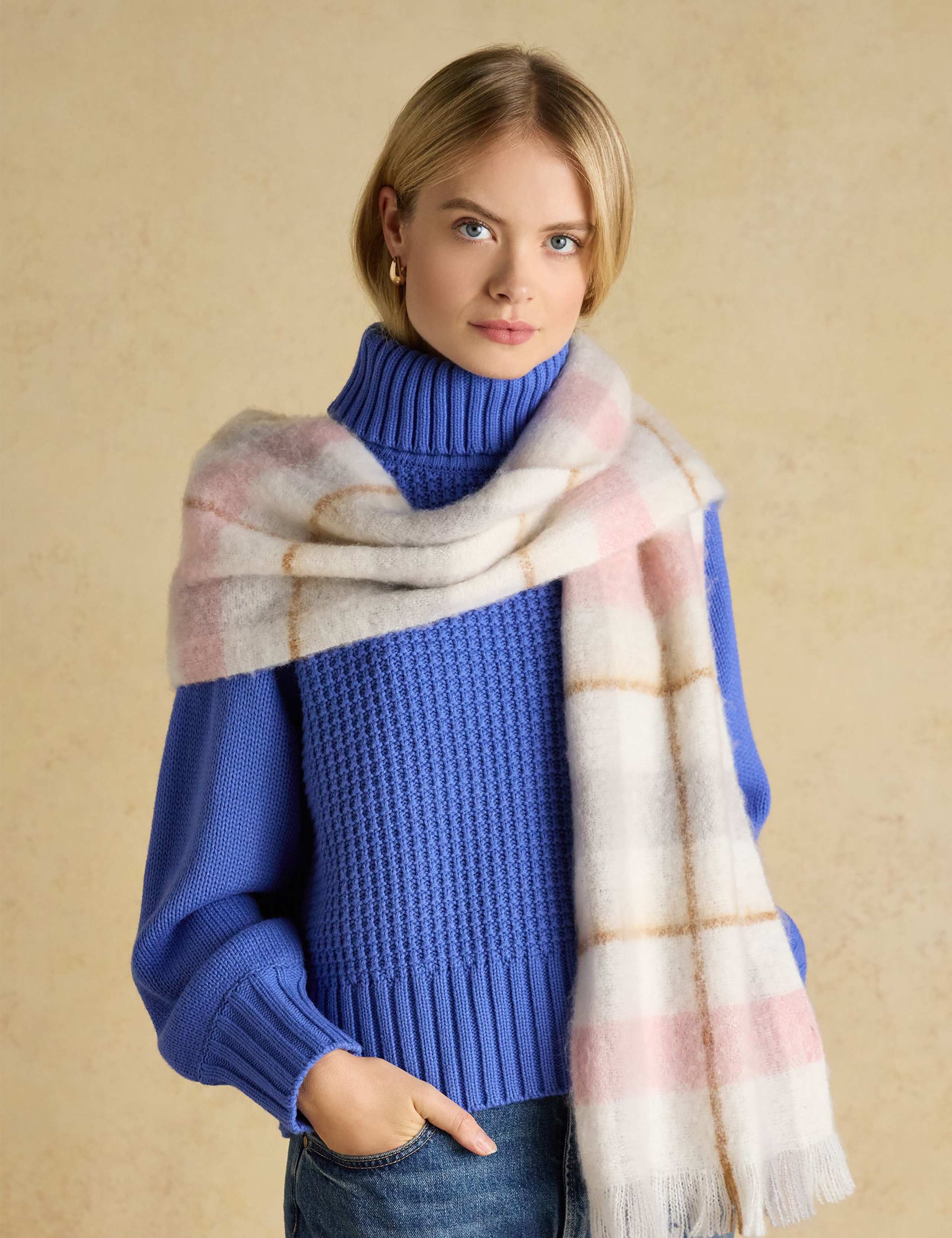 Checked Scarf 2 of 6