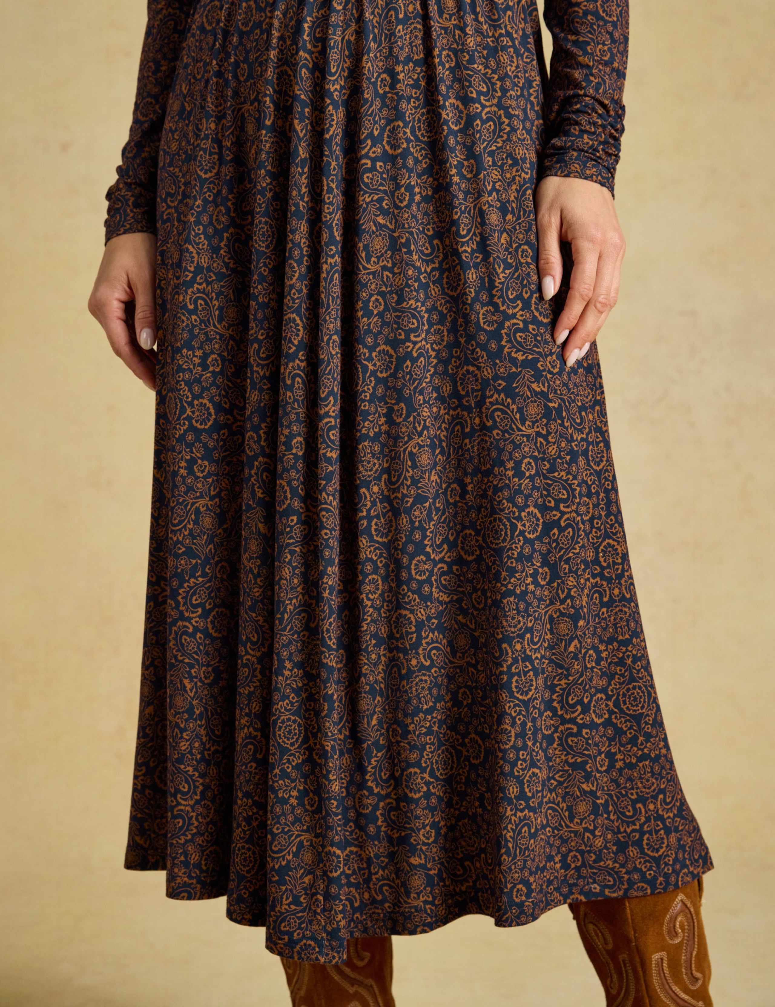 Jersey Floral V-Neck Midi Skater Dress 7 of 7