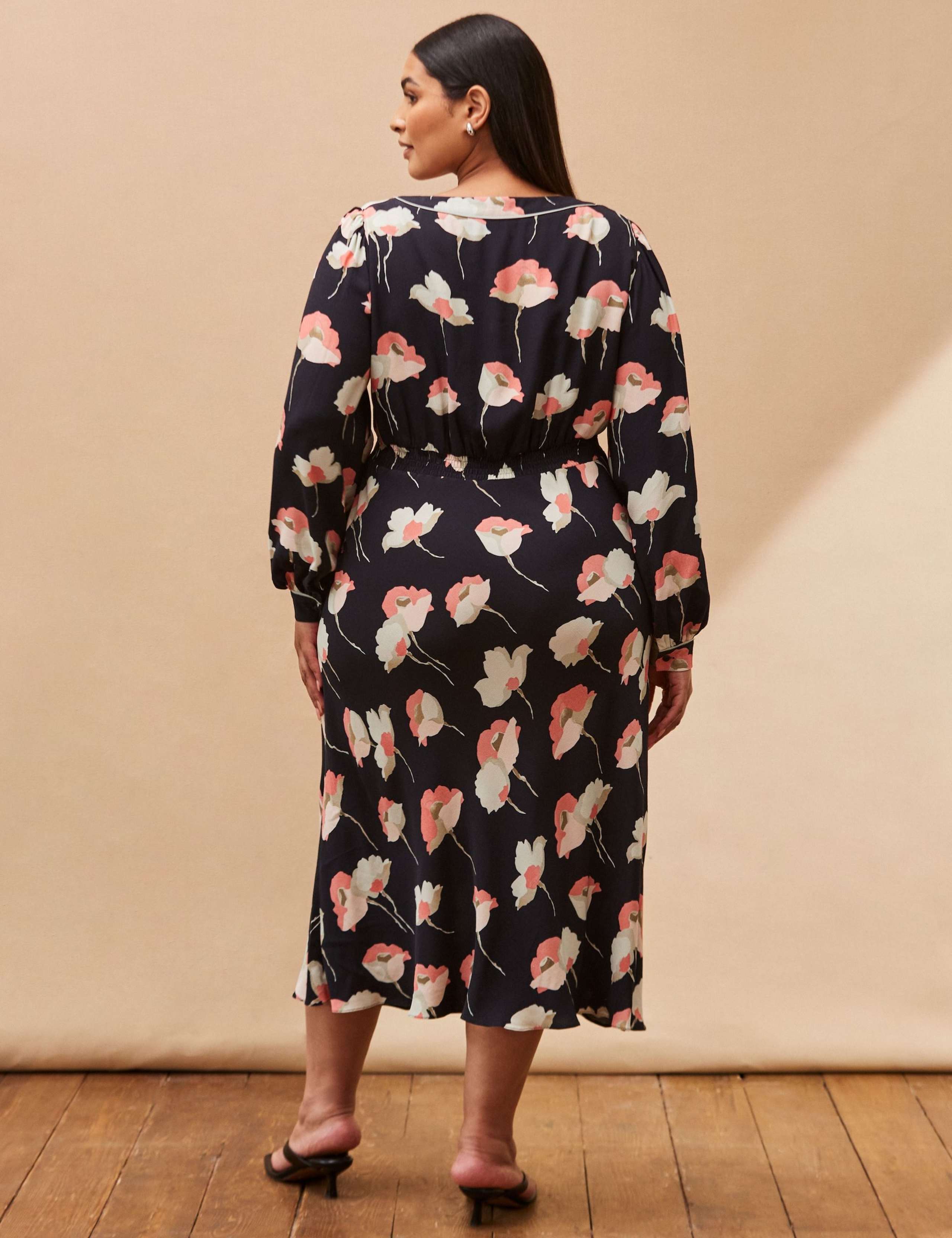 Floral V-Neck Piping Detail Midaxi Tea Dress 3 of 3