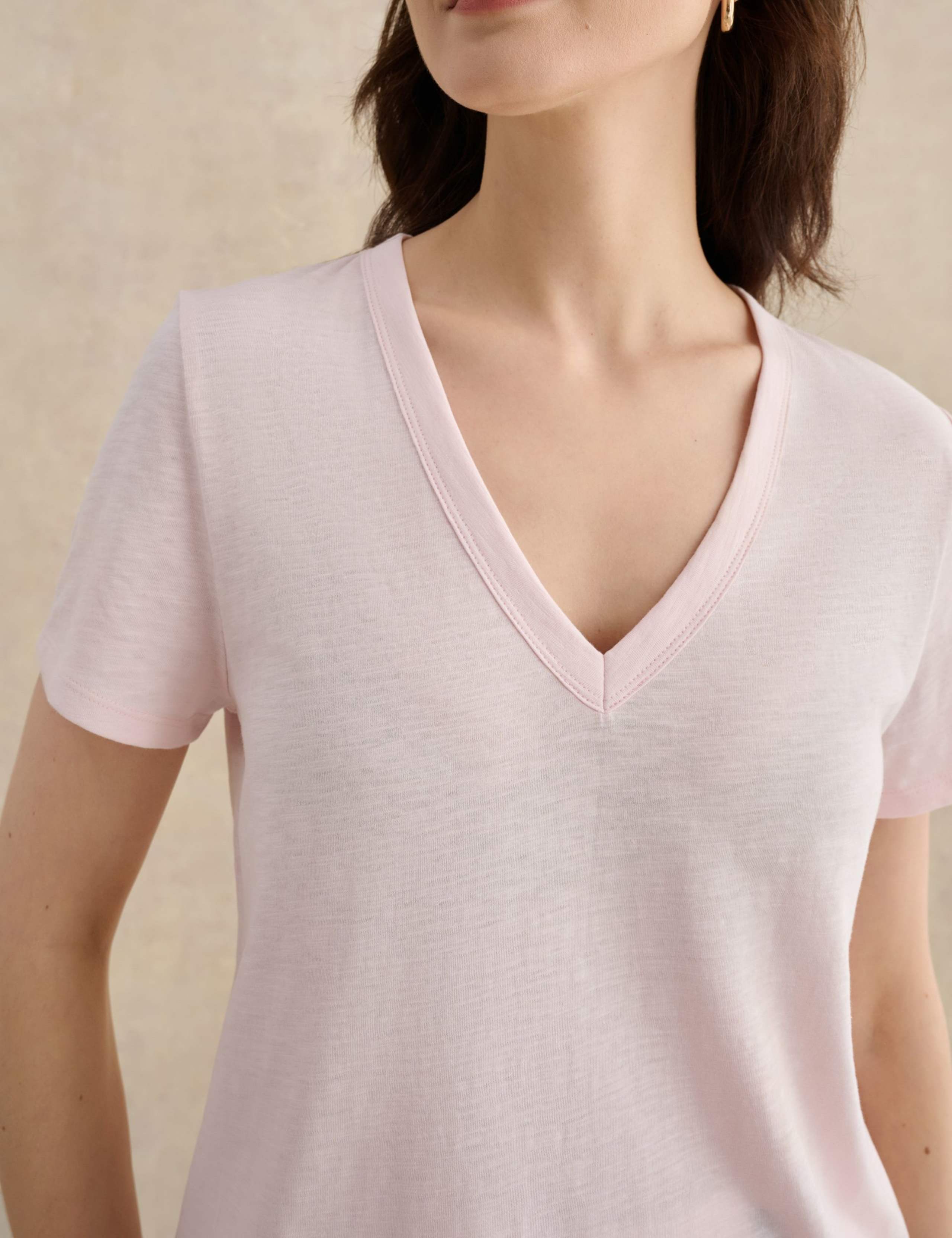Pure Cotton Slub V-Neck T-Shirt 5 of 5