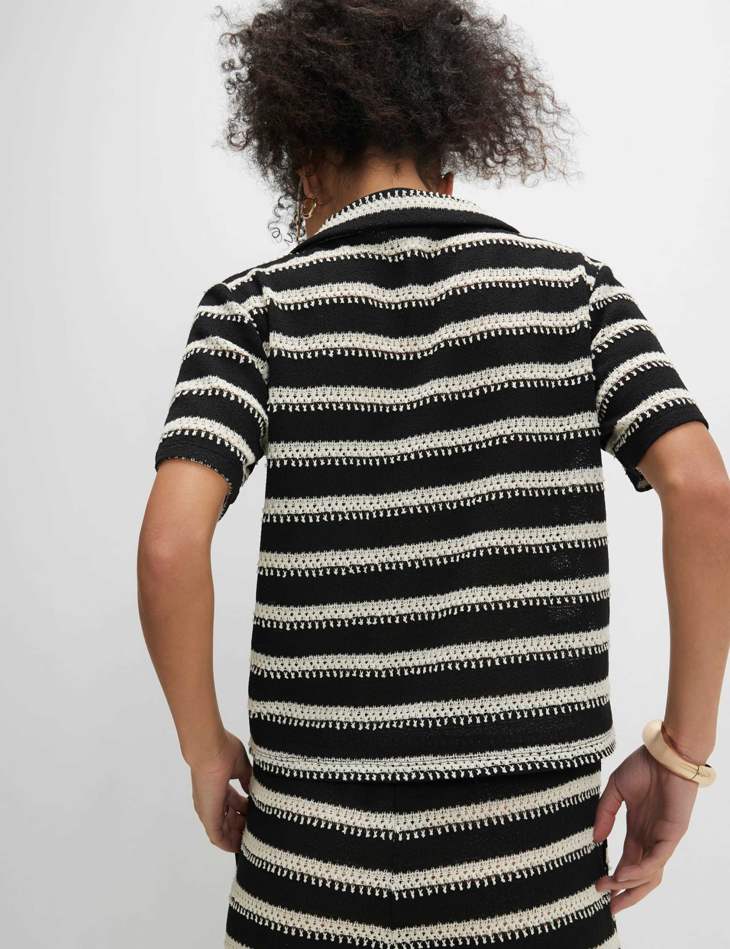 Striped Textured Collared Shirt with Cotton 4 of 4