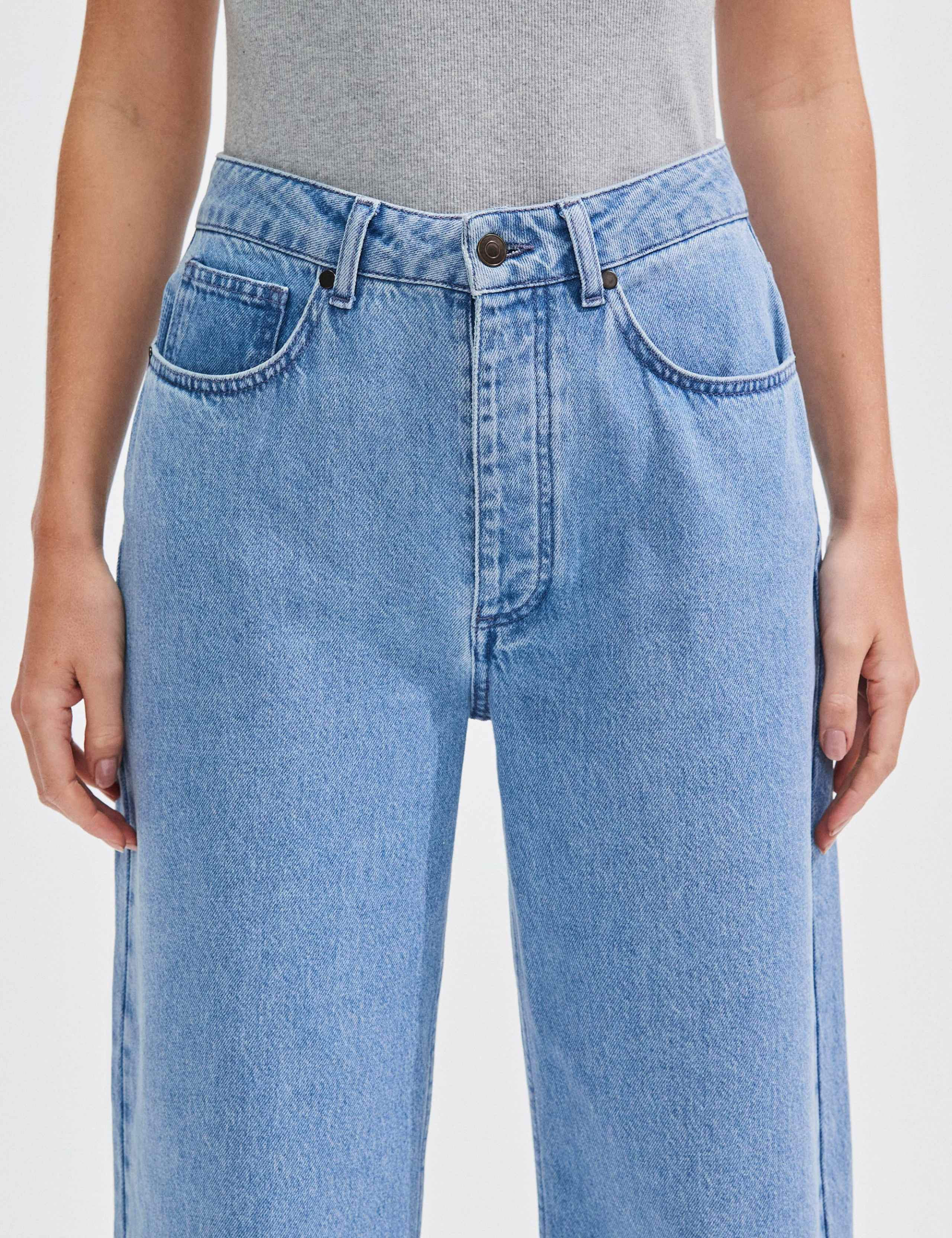 Mid Rise Barrel Jeans 3 of 4