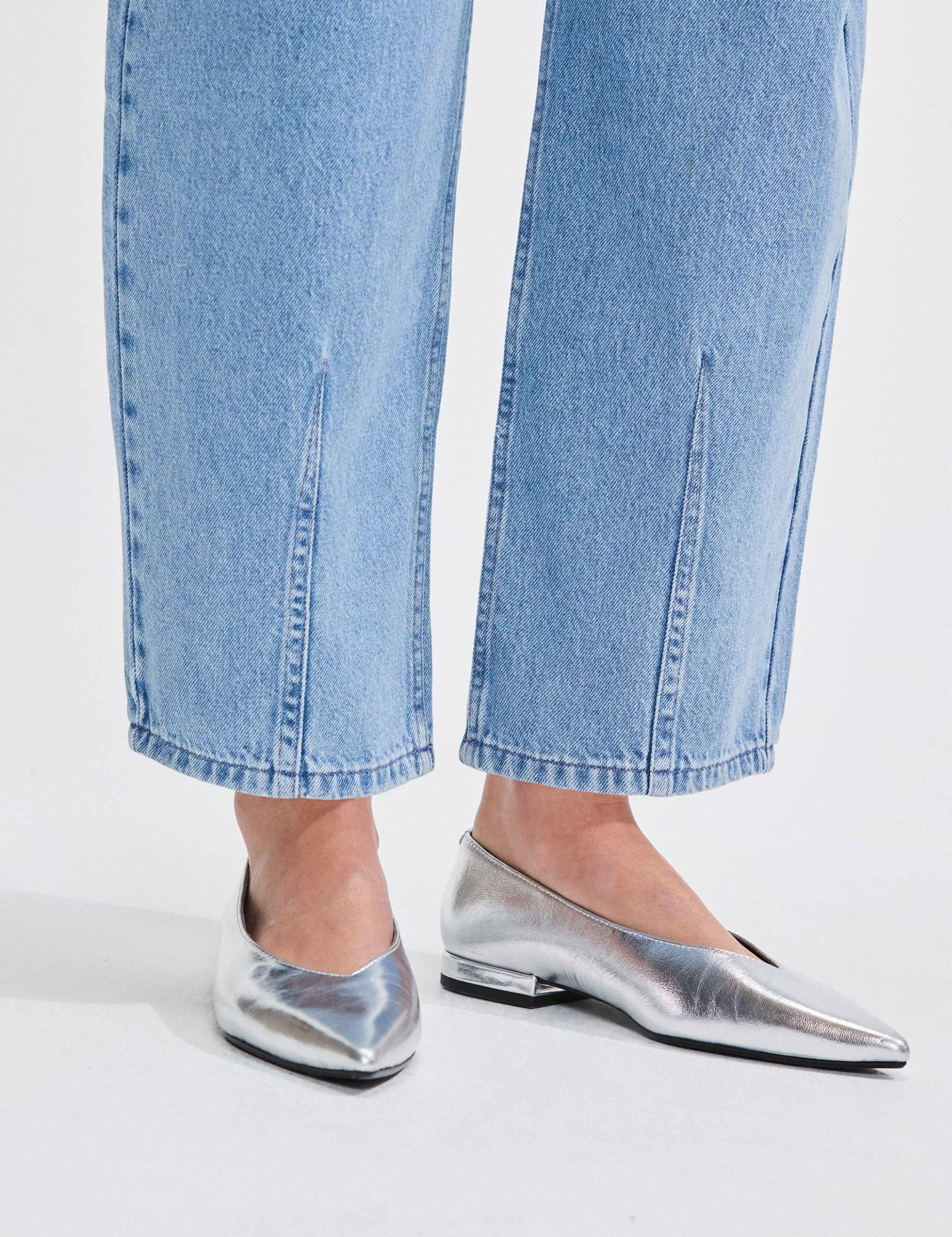 Mid Rise Barrel Jeans 4 of 4