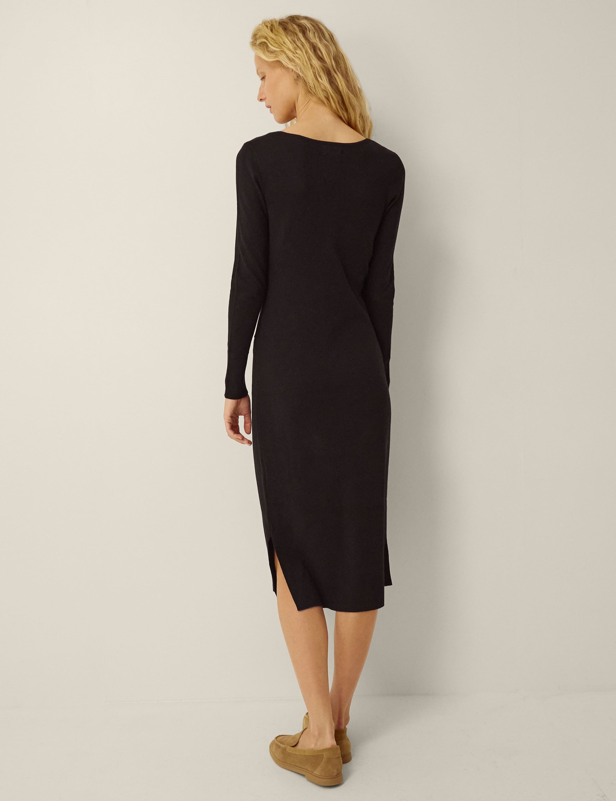 V-Neck Belted Midi Knitted Dress 3 of 5