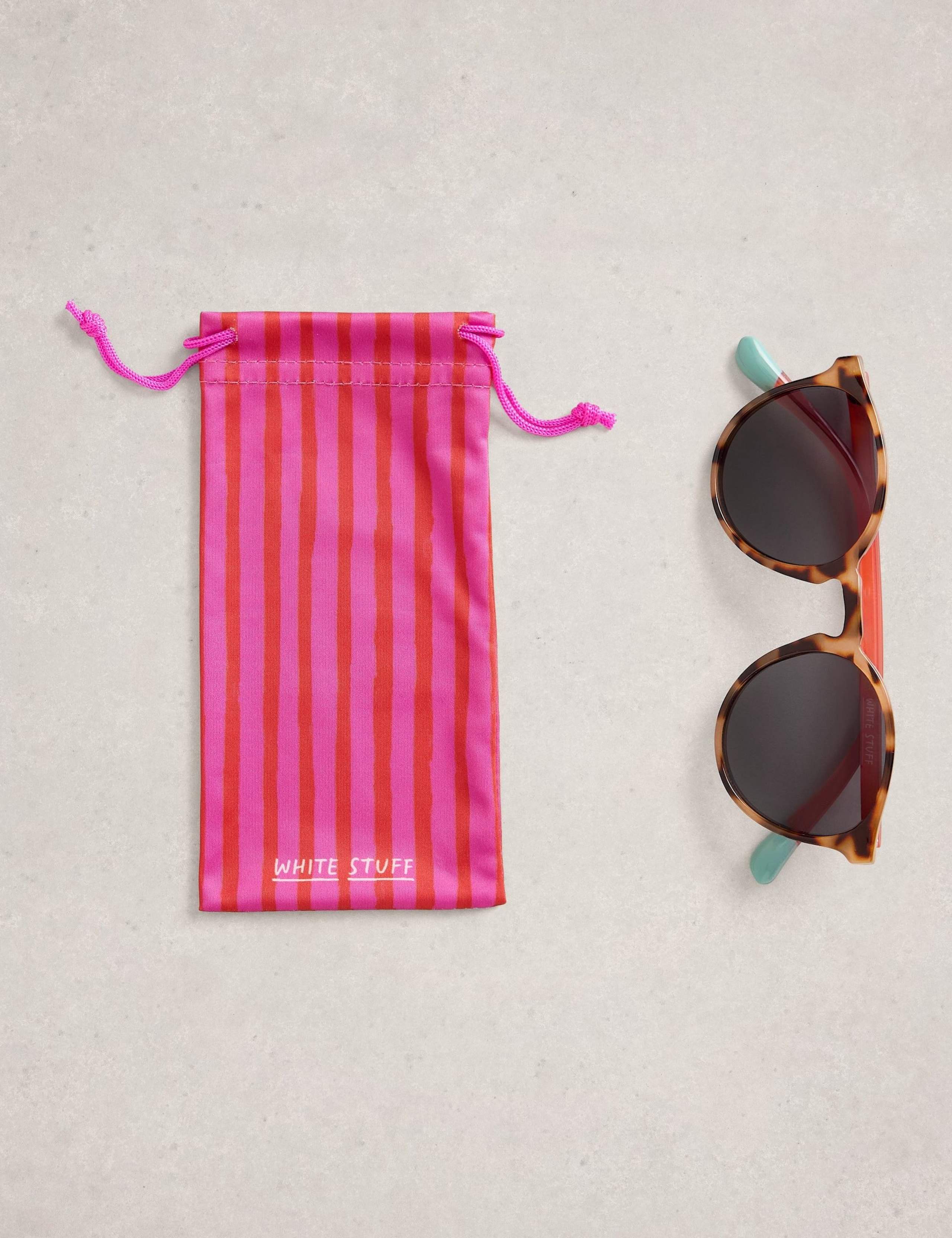 Round Animal Print Preppy Sunglasses 3 of 4