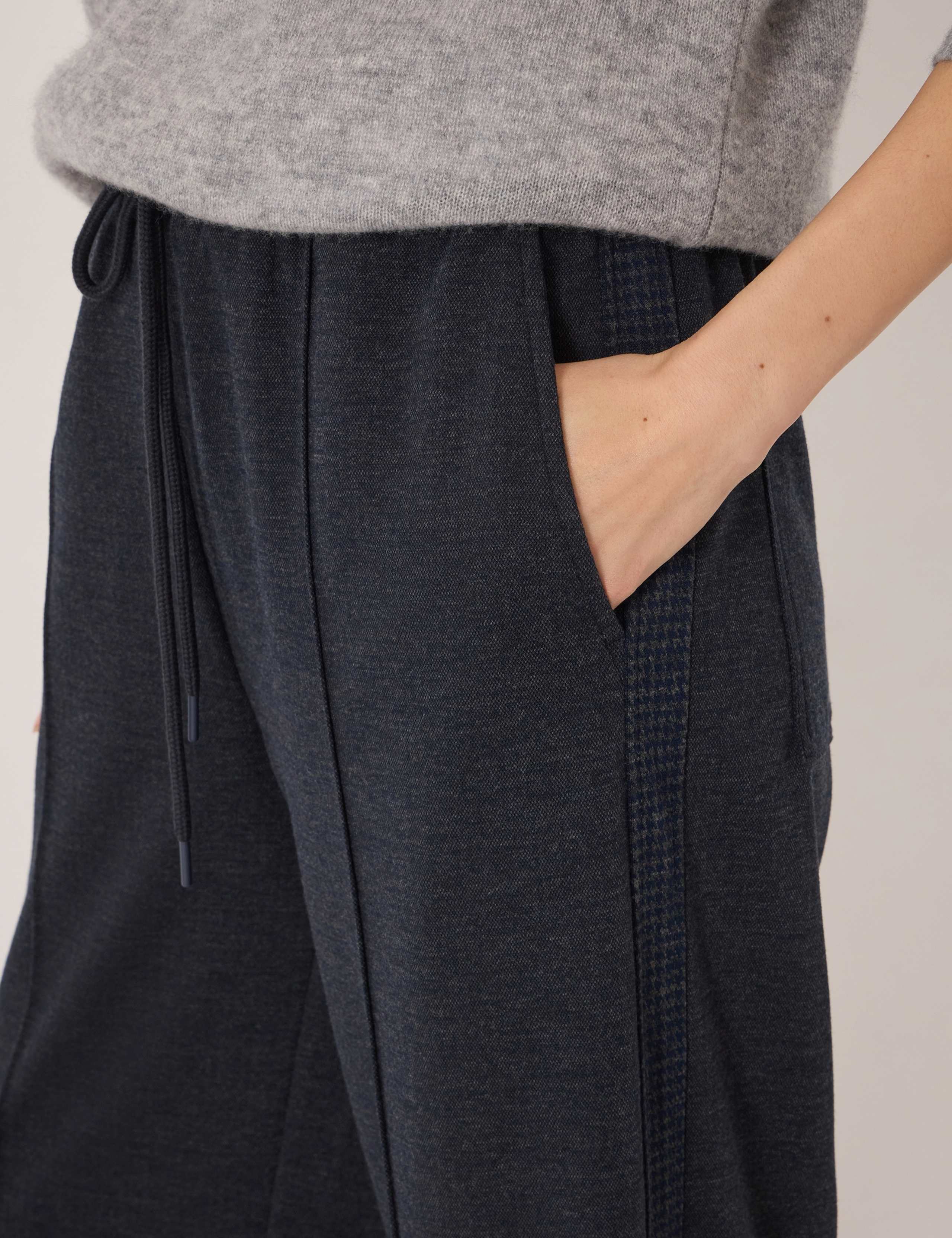 Drawstring Wide Leg Joggers 4 of 5