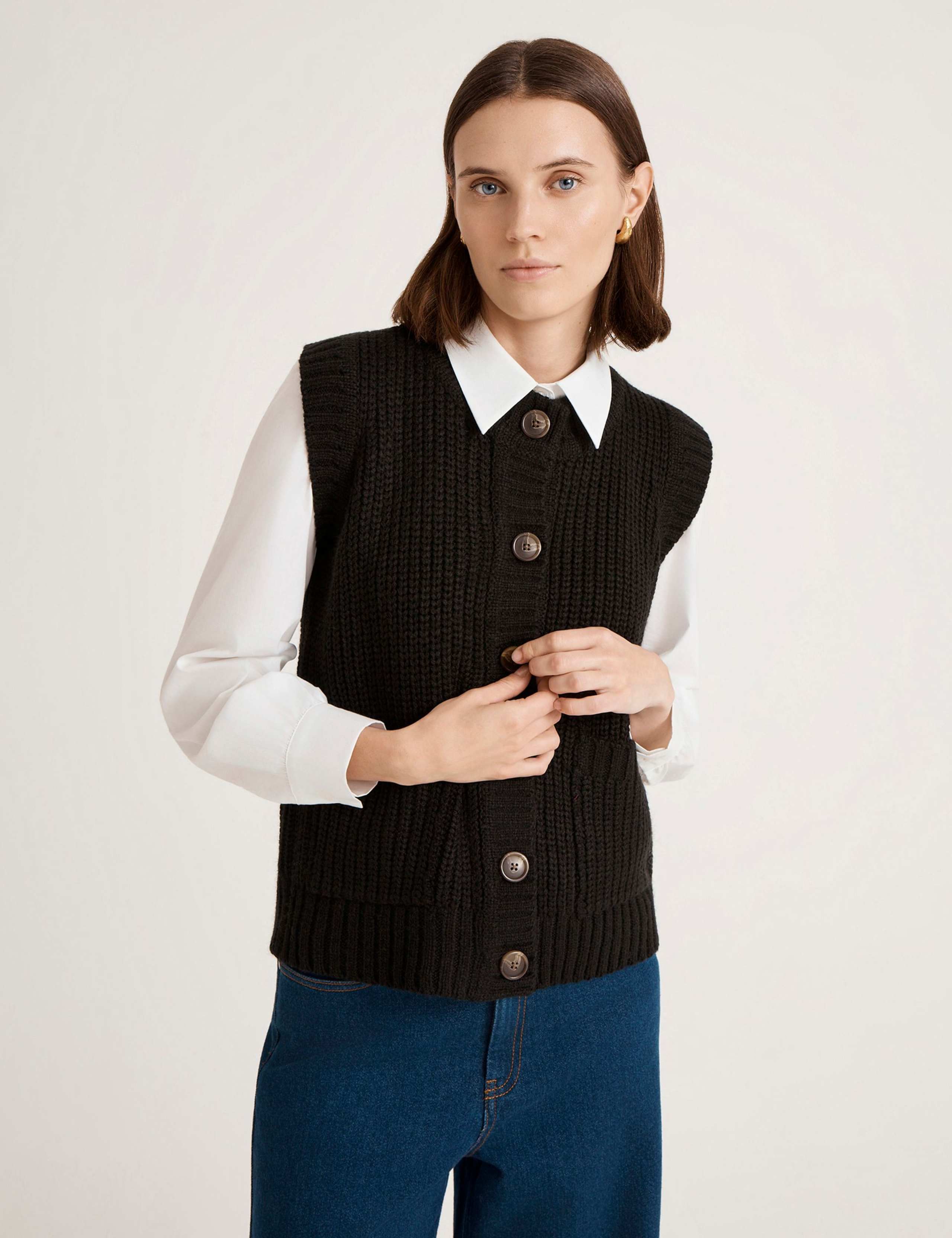 Janette Round Neck Knitted Vest 1 of 4