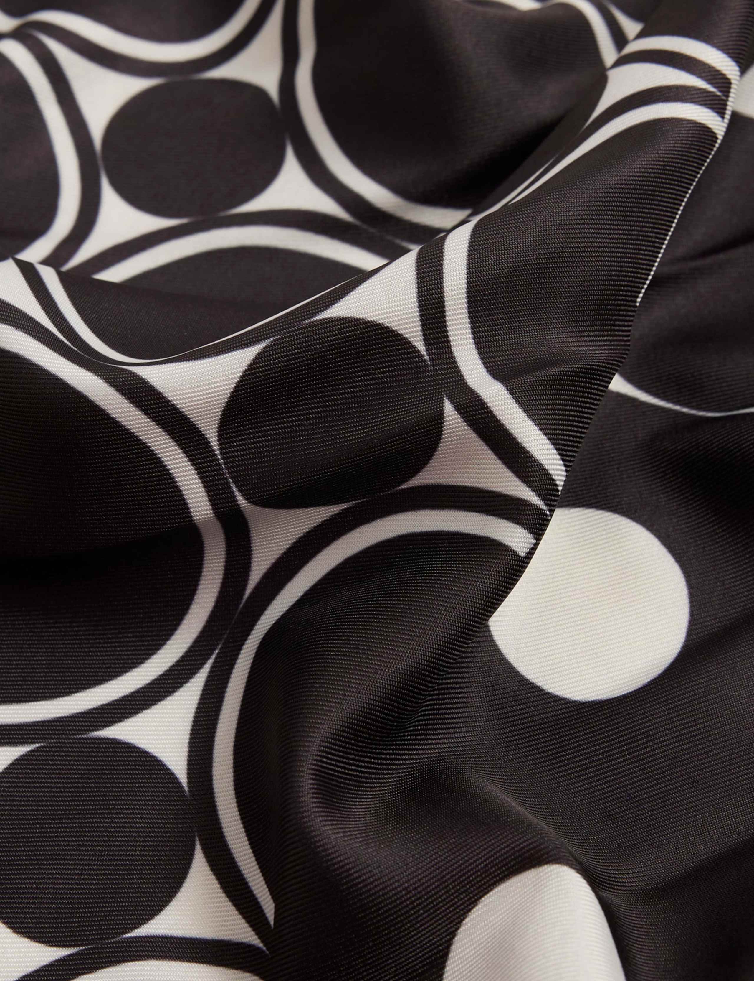 Printed Scarf 2 of 3