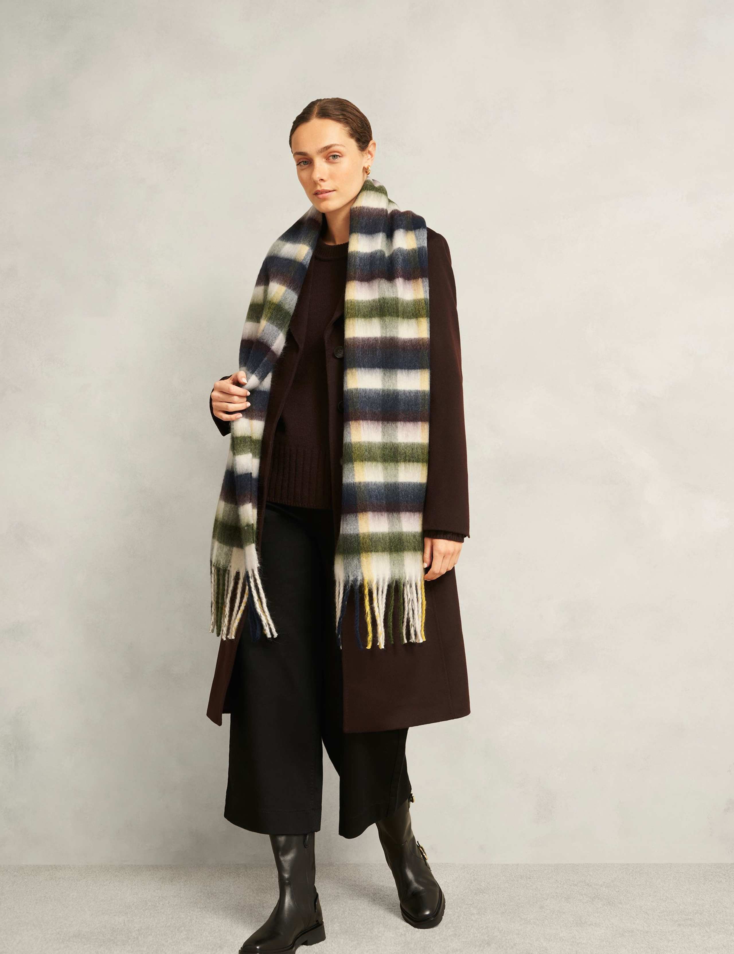 Checked Fringed Scarf 3 of 4