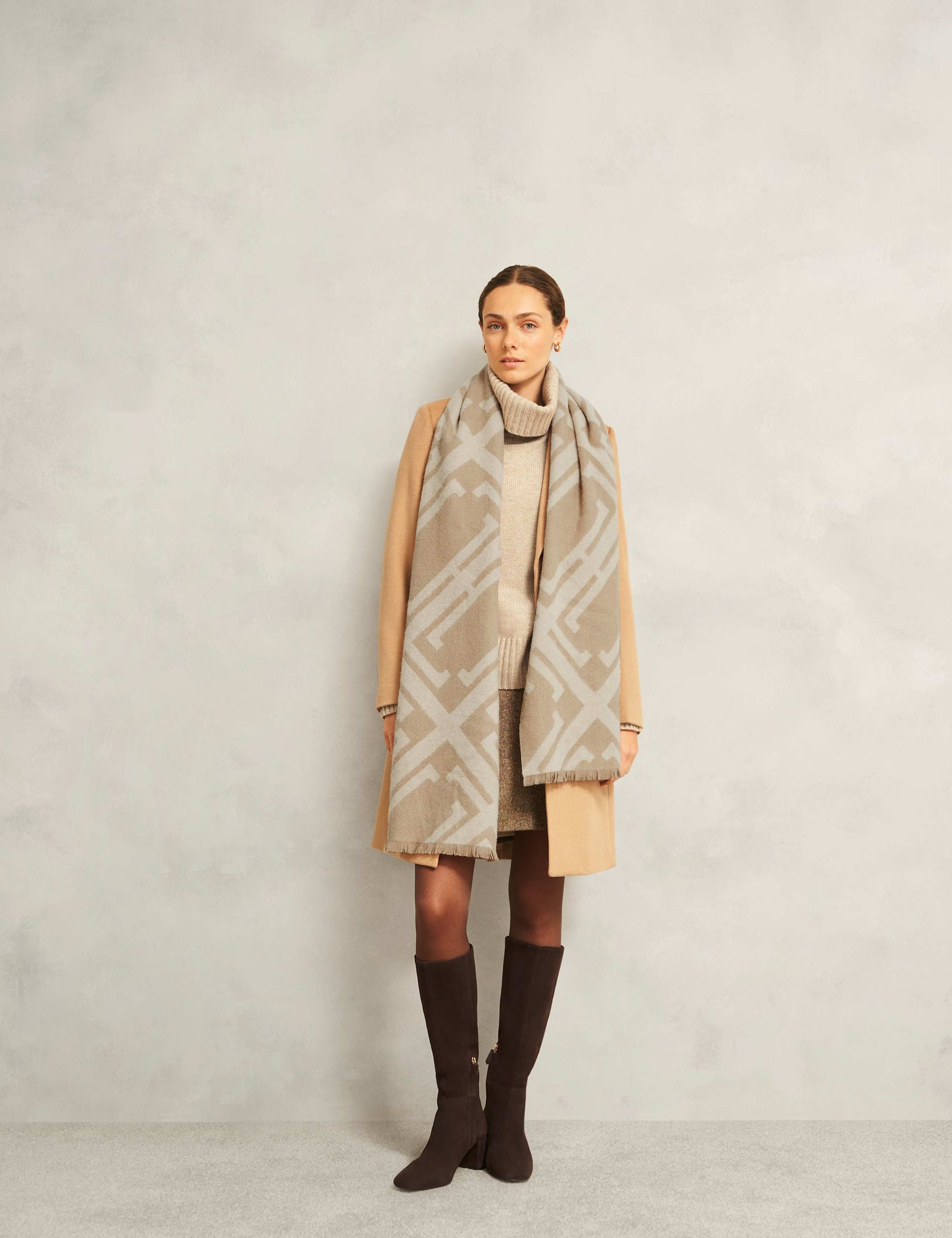 Pure Wool Printed Fringed Scarf 2 of 4