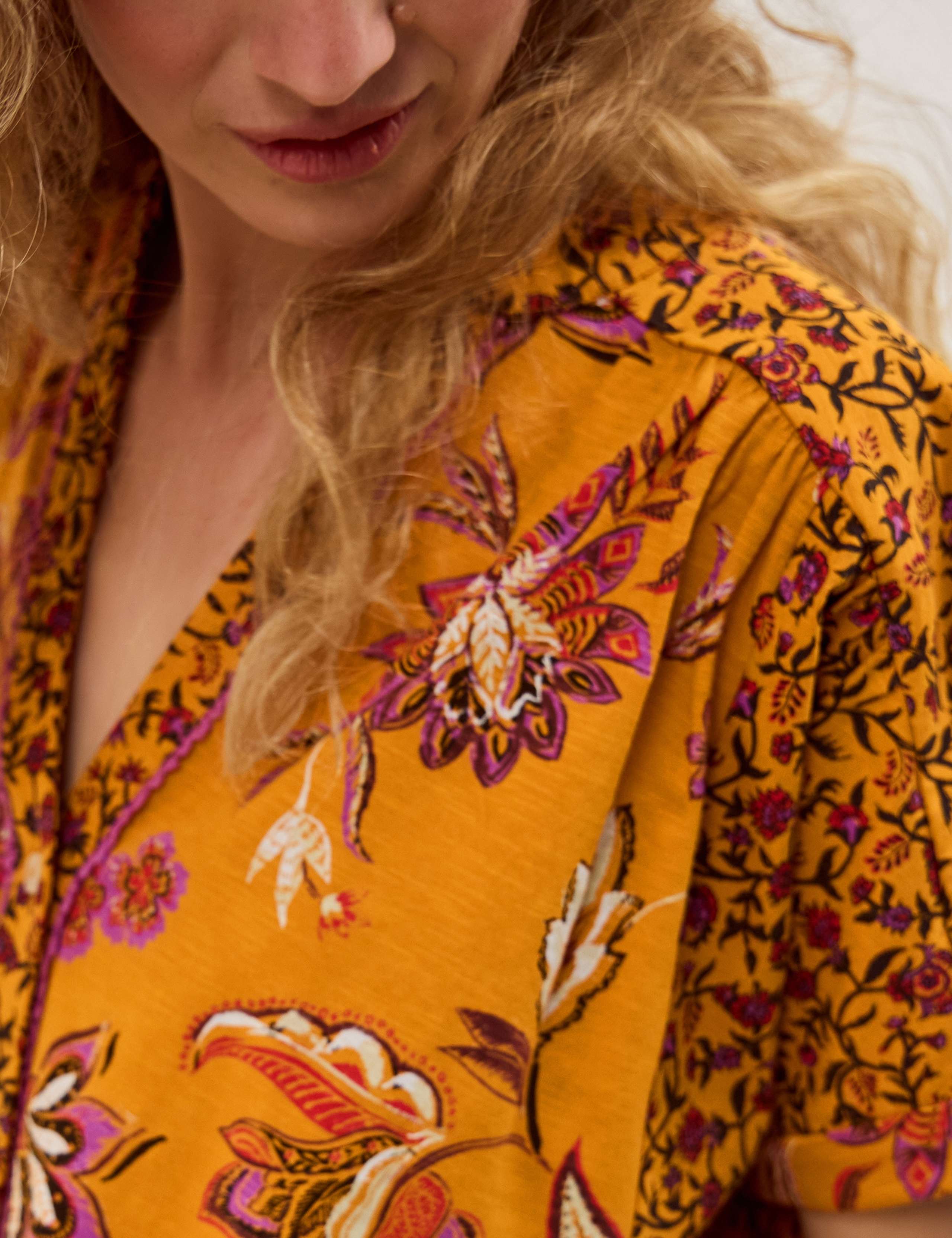 Pure Cotton Floral Collarless V-Neck Shirt 4 of 4