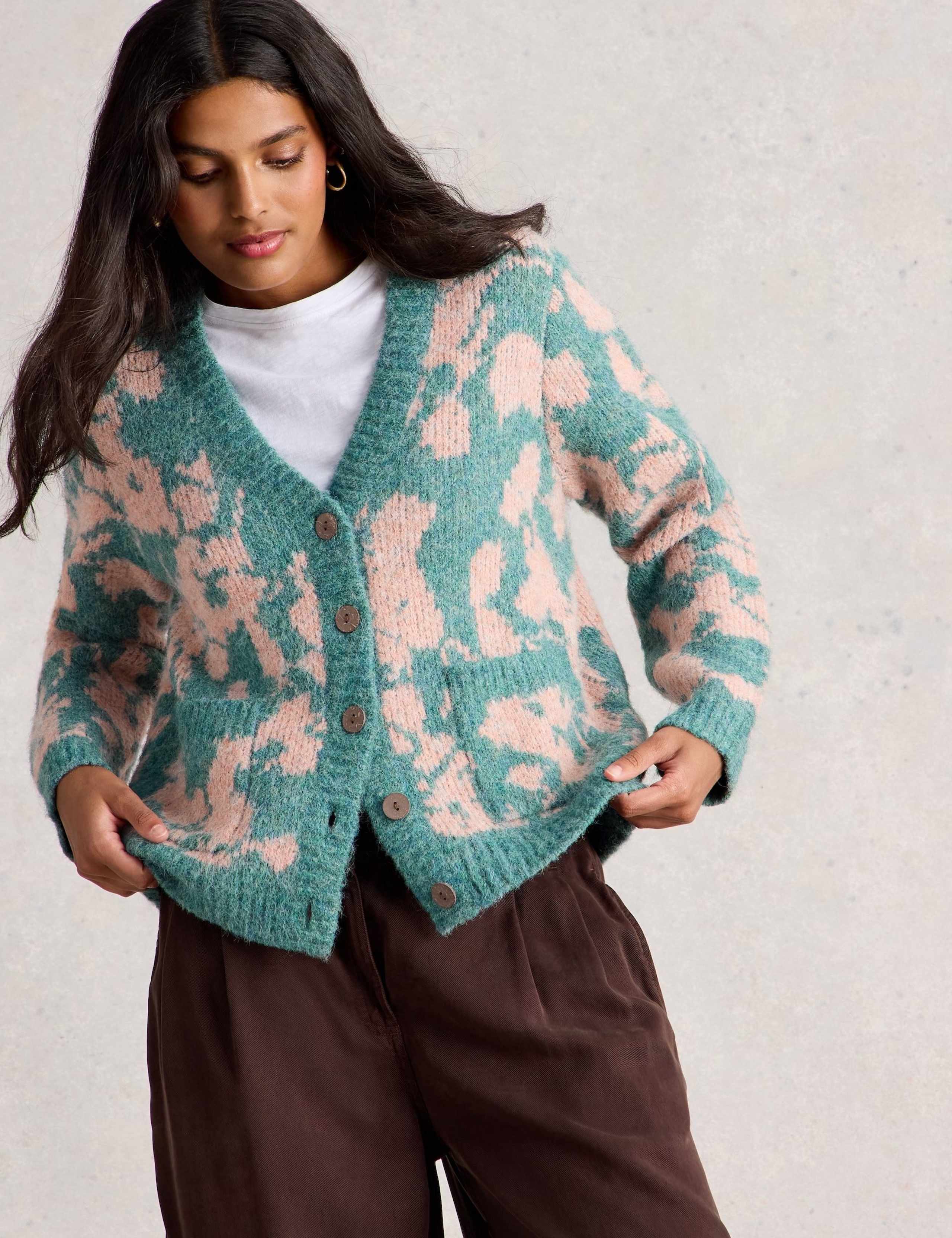 Floral V-Neck Cardigan 3 of 6