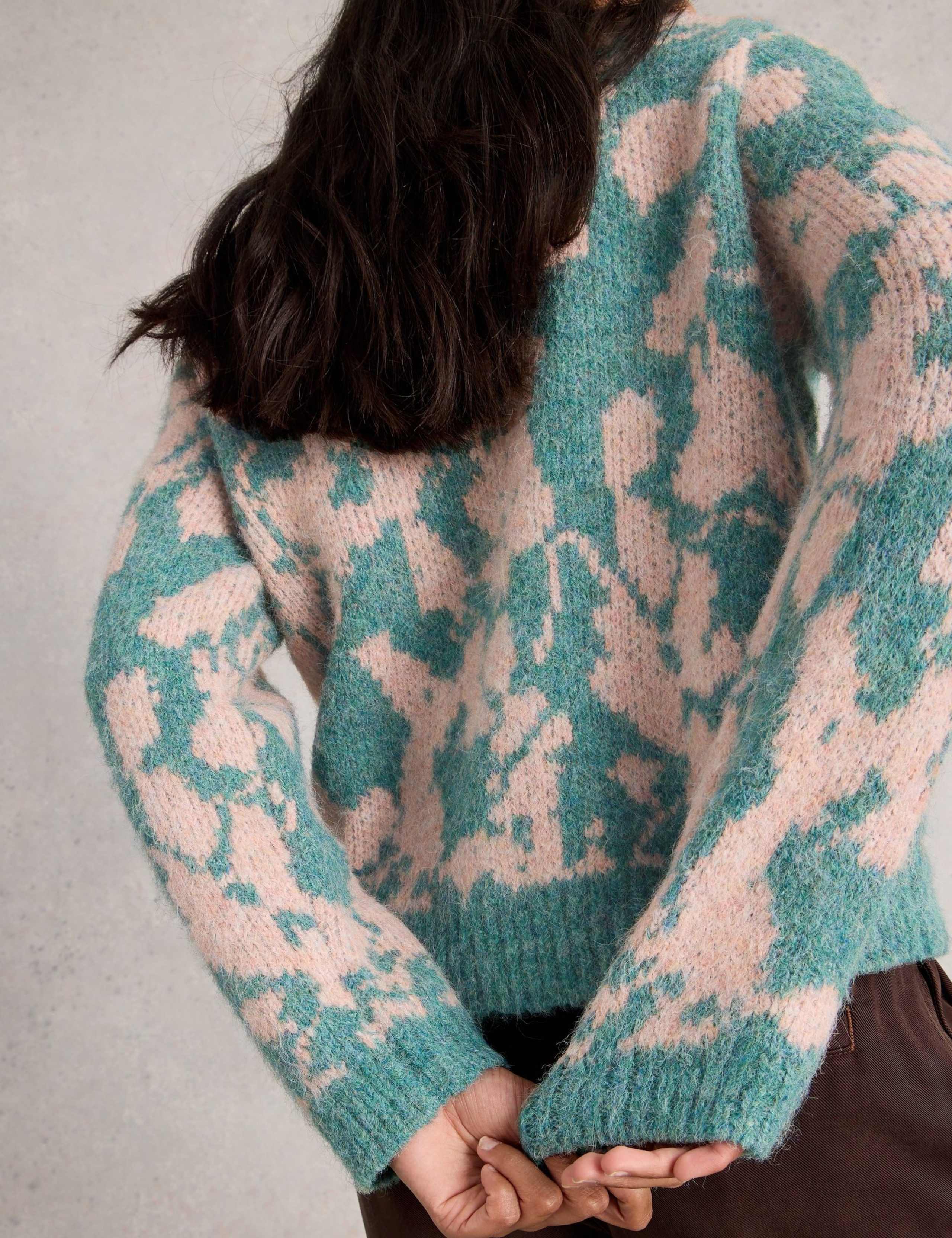 Floral V-Neck Cardigan 4 of 6