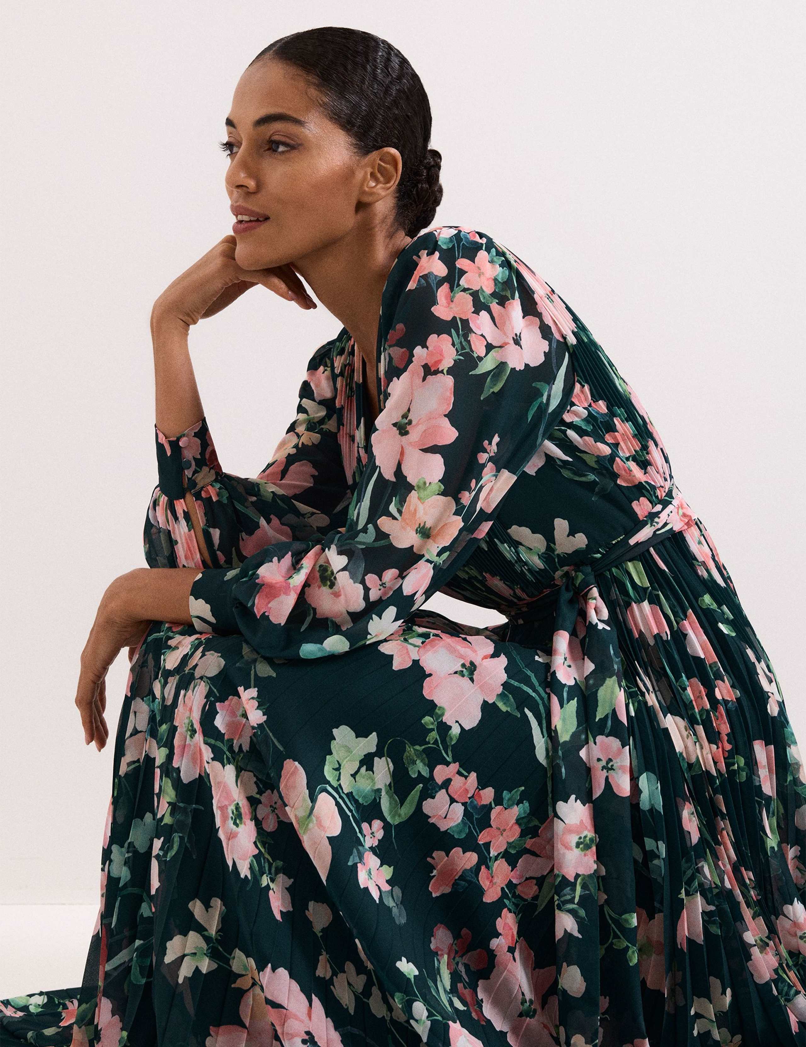 Floral V-Neck Pleated Maxi Tea Dress 6 of 8