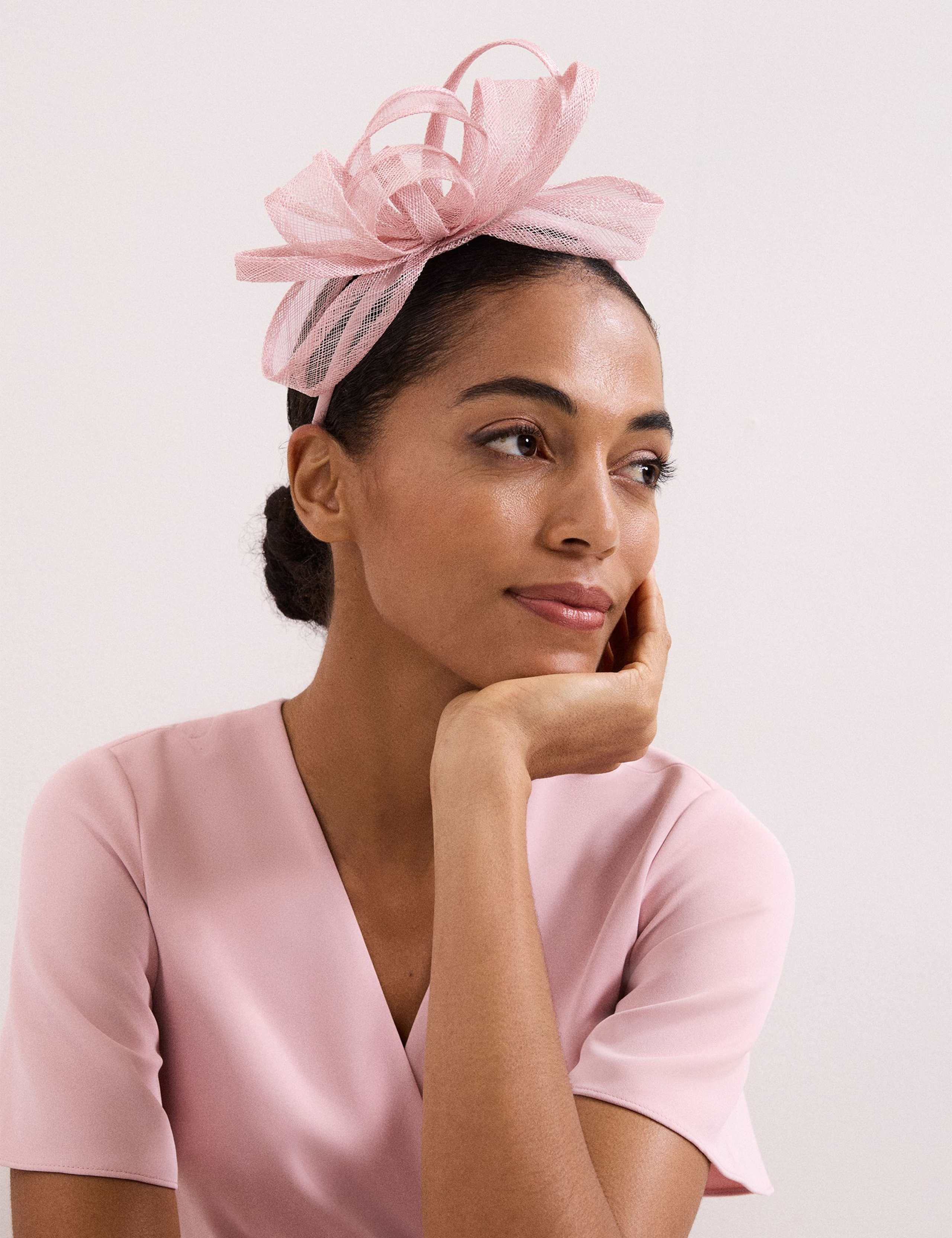 Twist Bow Fascinator 1 of 7