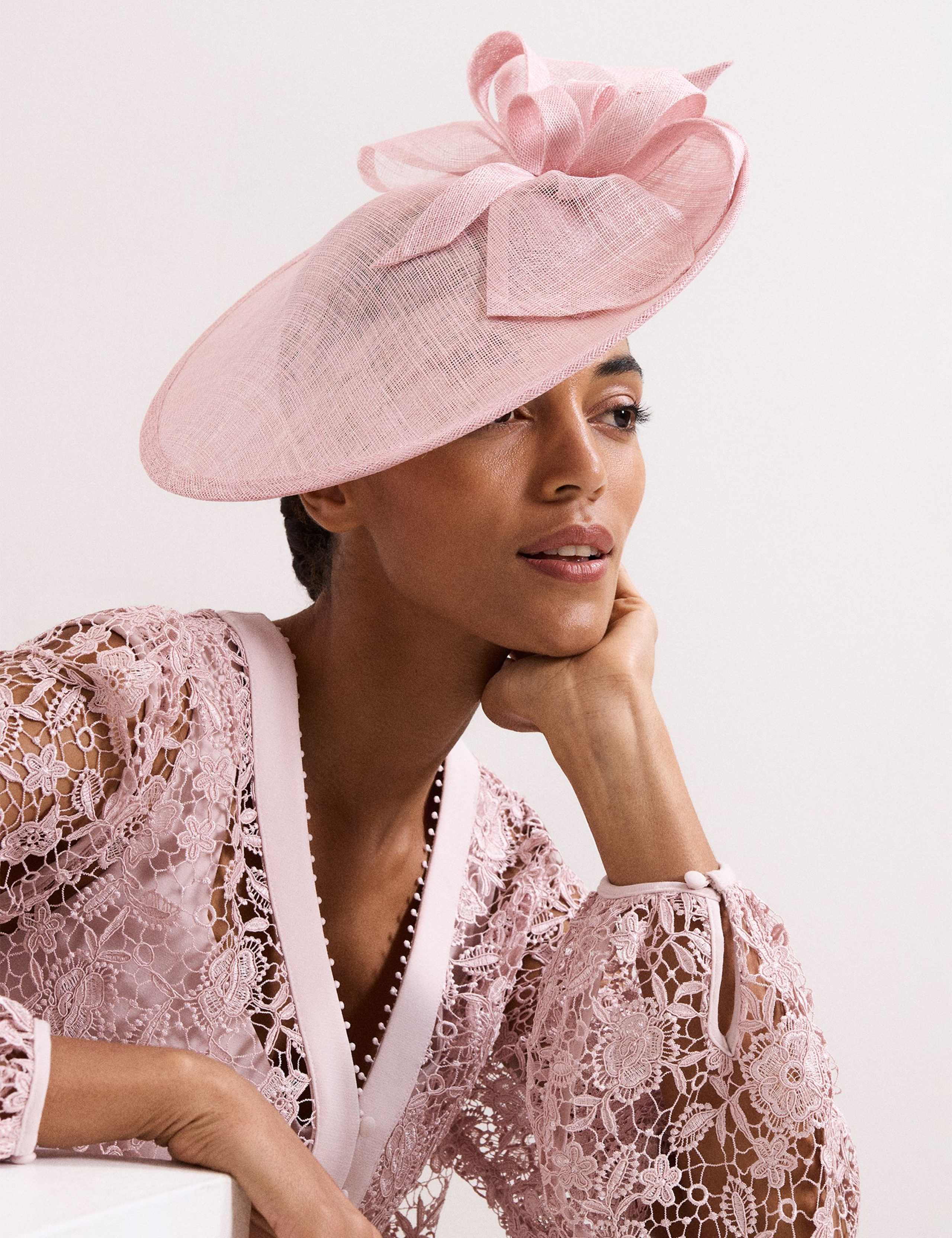 Disc and Bow Fascinator 1 of 7