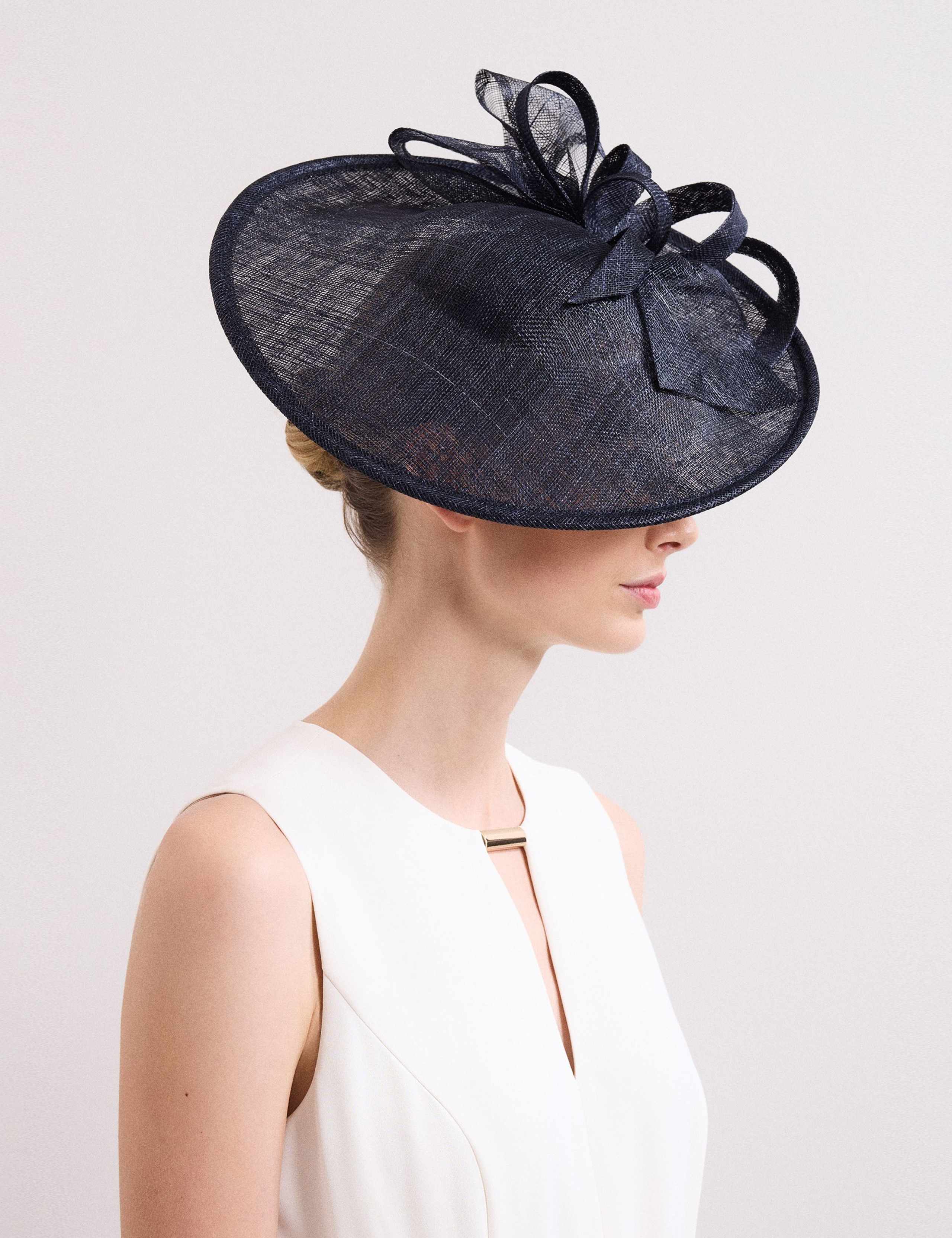 Disc and Bow Fascinator 3 of 7