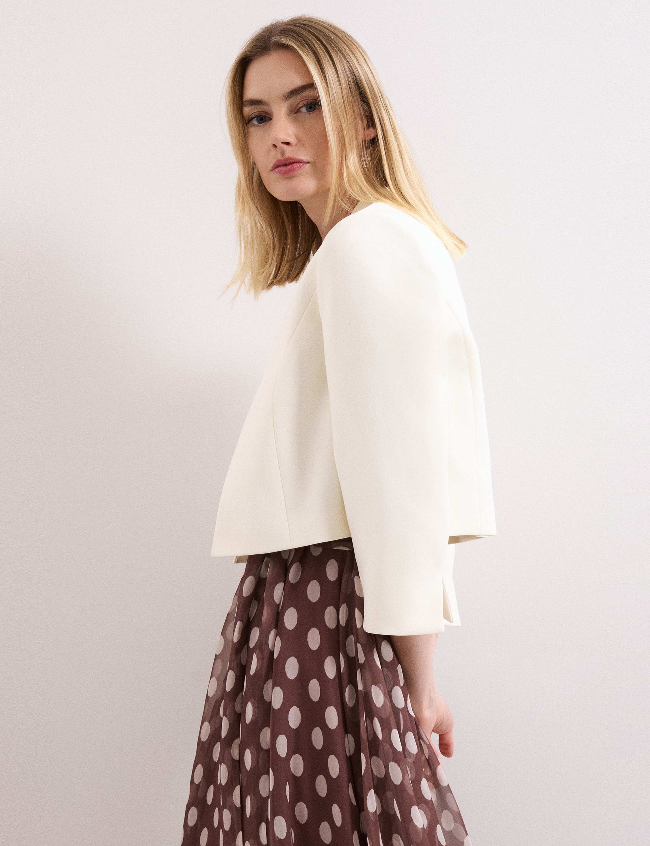 Lightweight Short Jacket 3 of 8