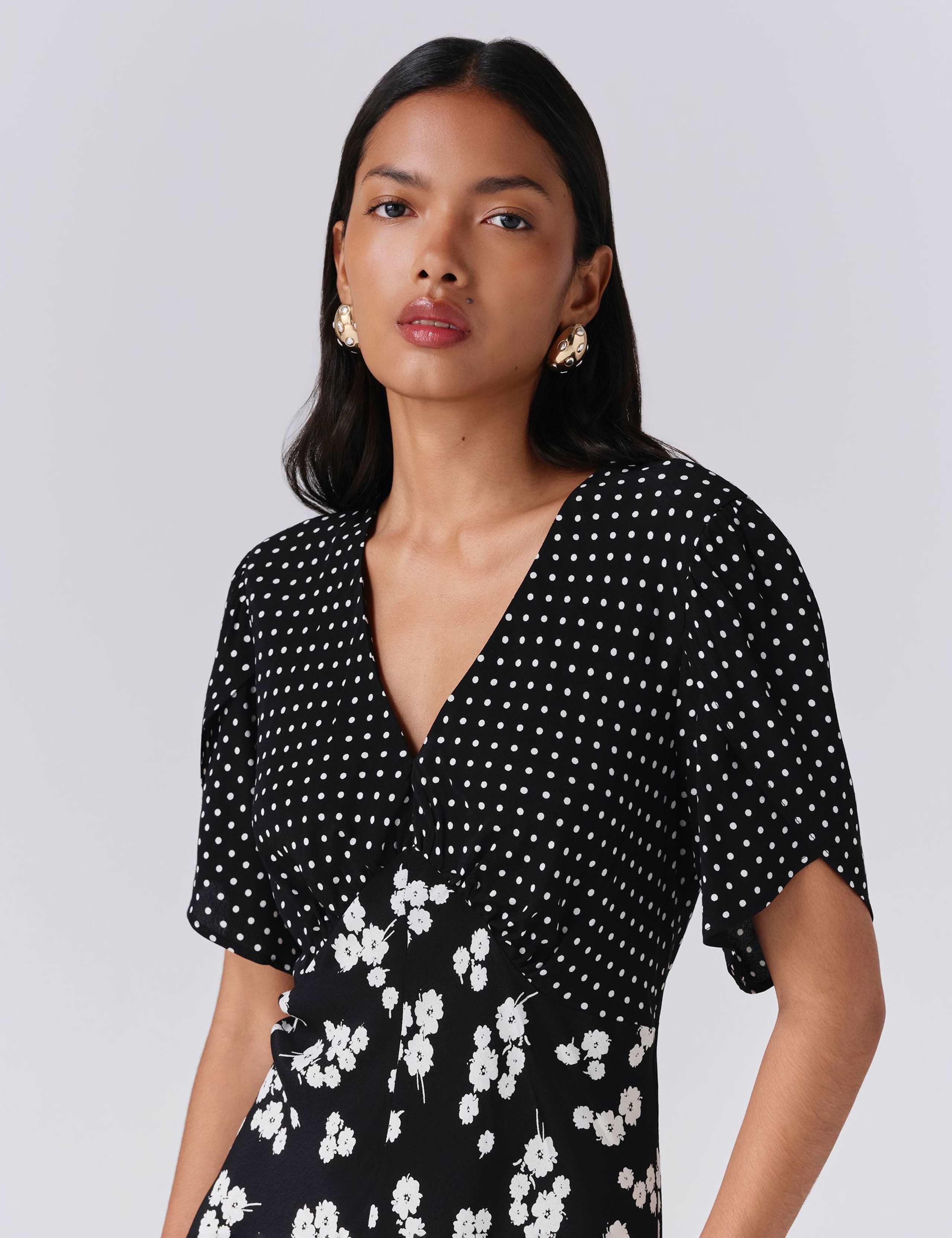 Floral V-Neck Midi Tea Dress 4 of 5