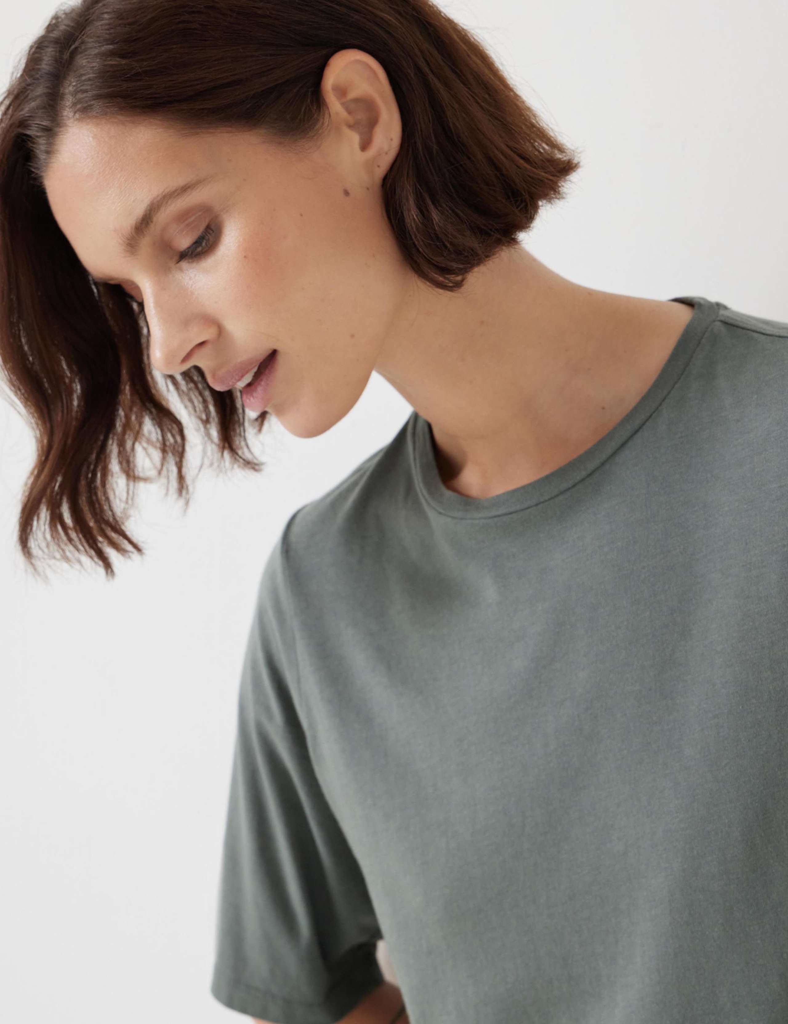 Cotton Rich Crew Neck T-Shirt 4 of 5