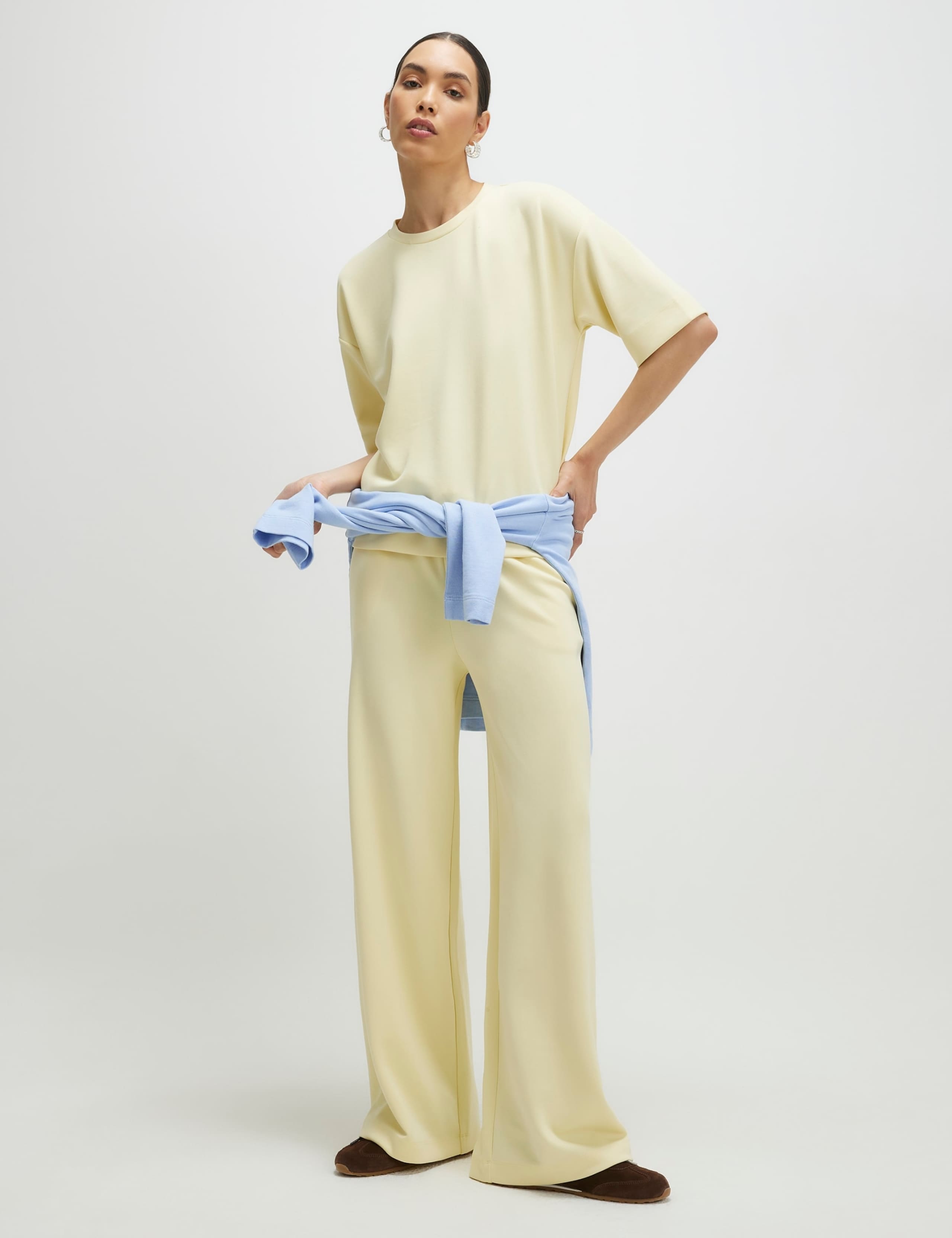 Drawstring Wide Leg Joggers 1 of 4