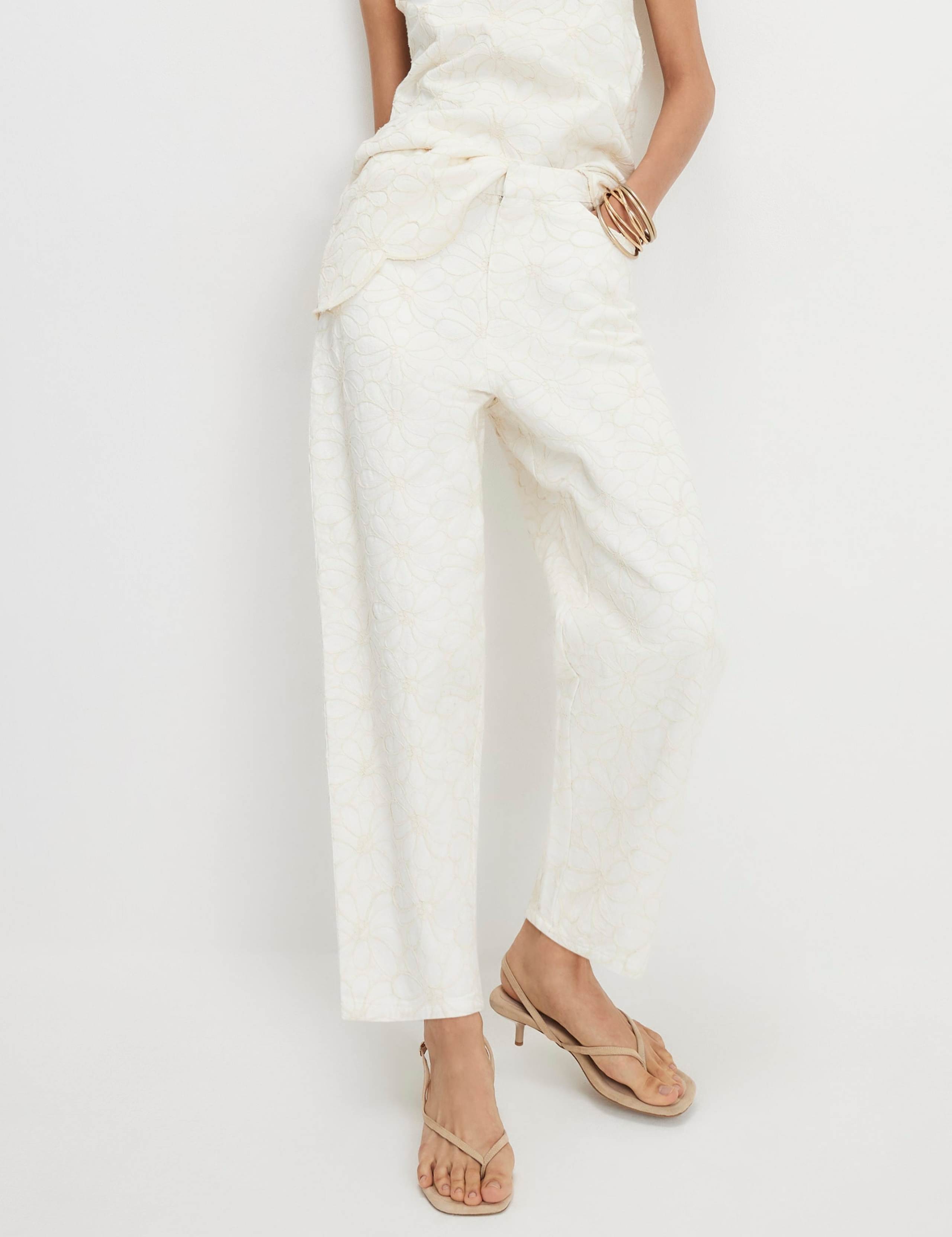 Embroidered Barrel Leg Ankle Grazer Jeans 3 of 4