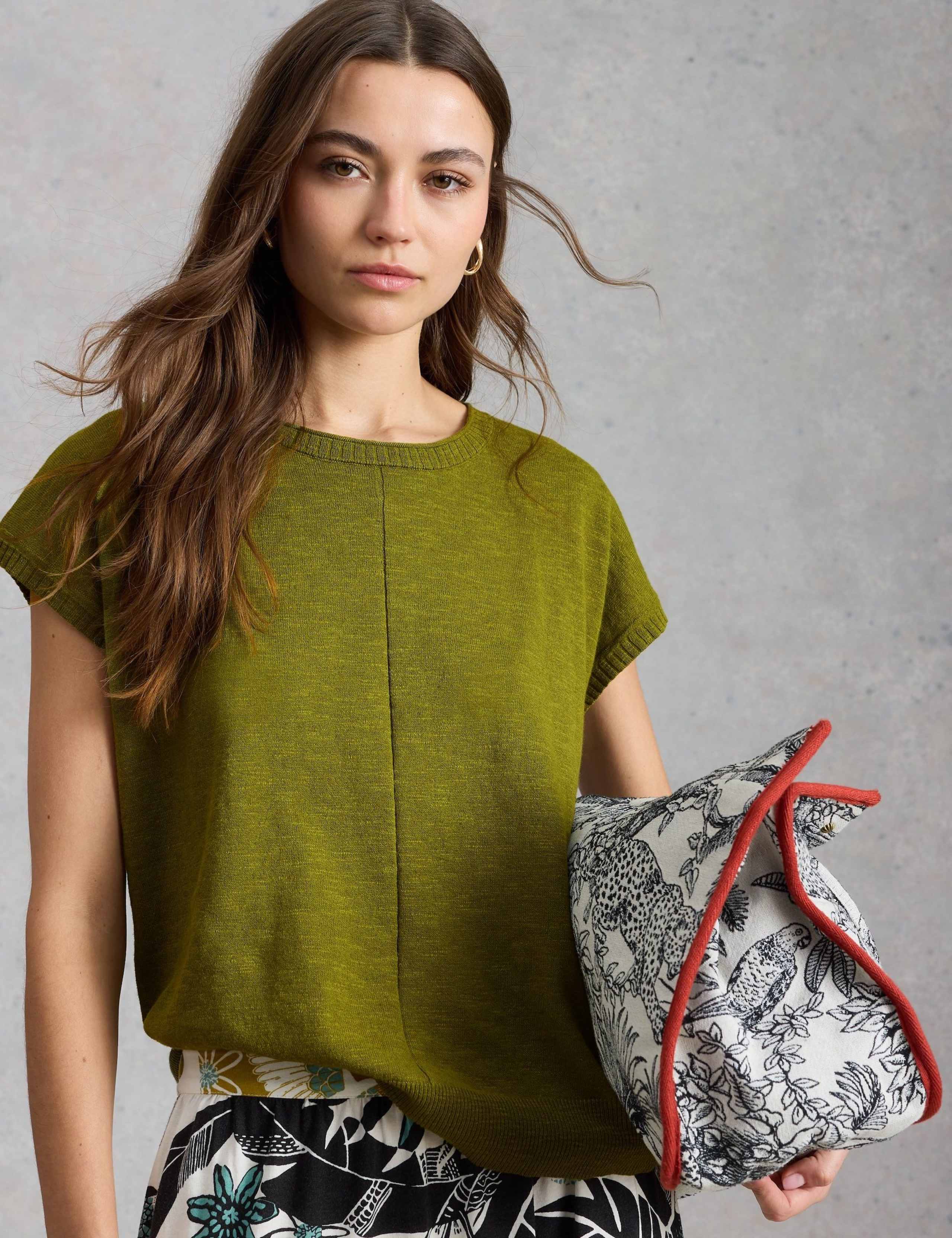 Cotton Rich T-Shirt with Linen 5 of 6